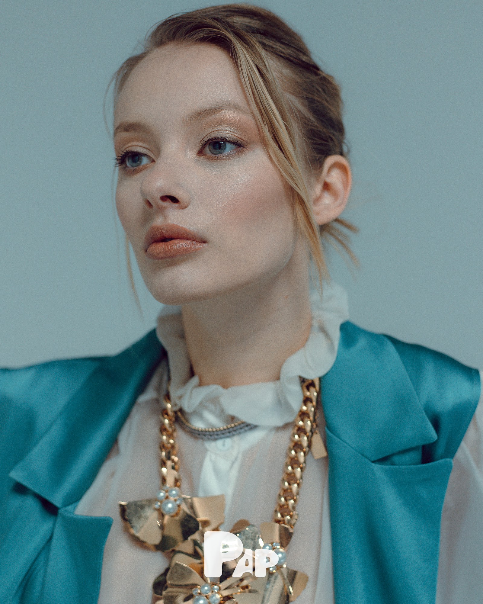 LAURA — Look 10