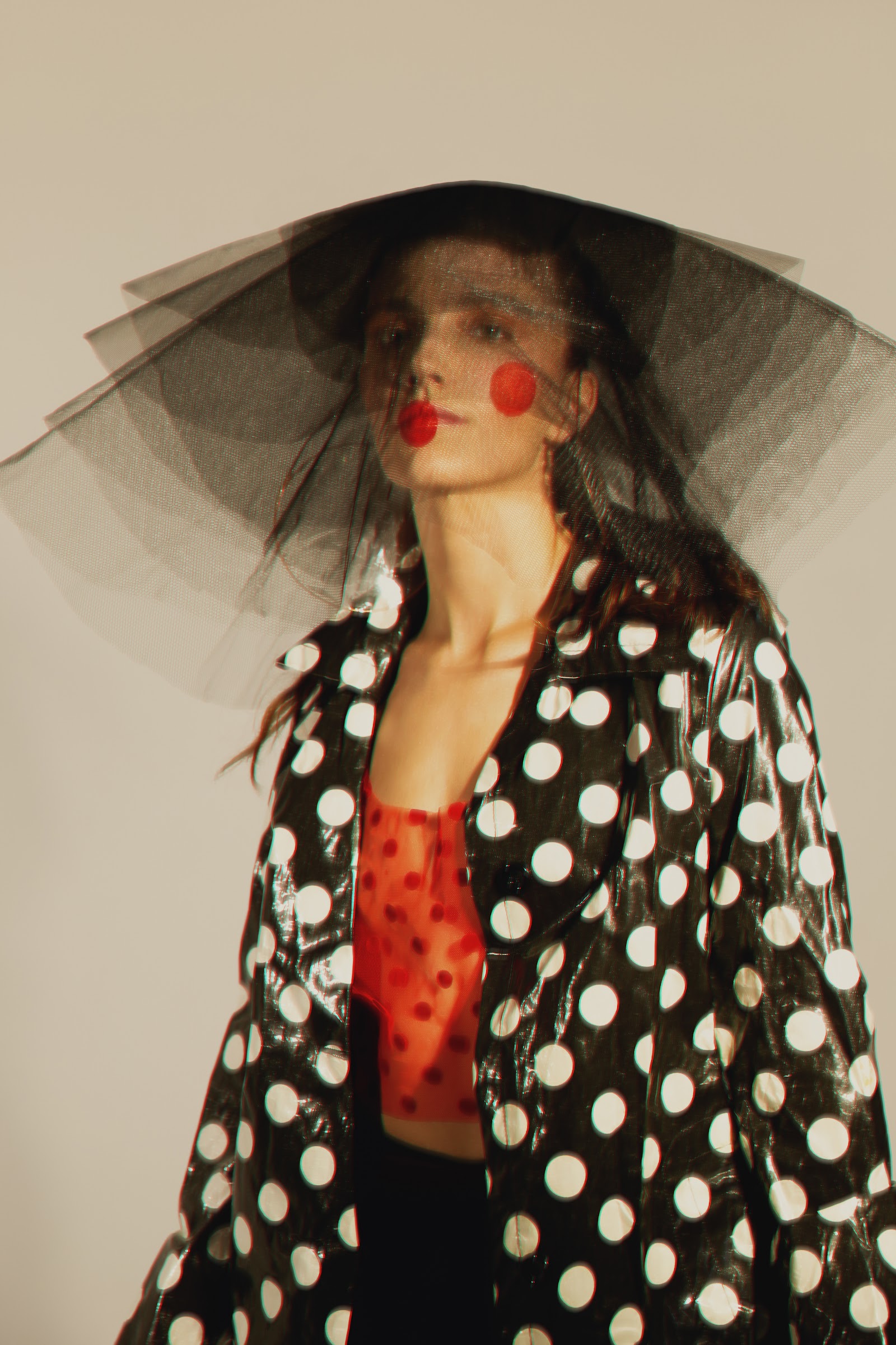 THE CIRCLE IS THE ESSENCE — Look 10