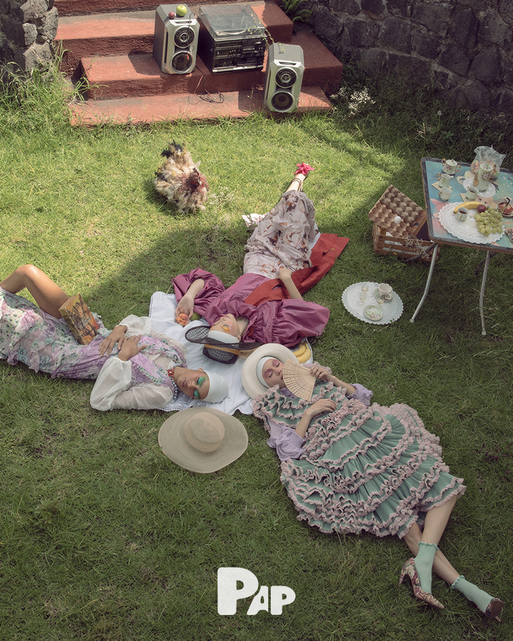 CIGARETTES ON PATIOS — Look 3