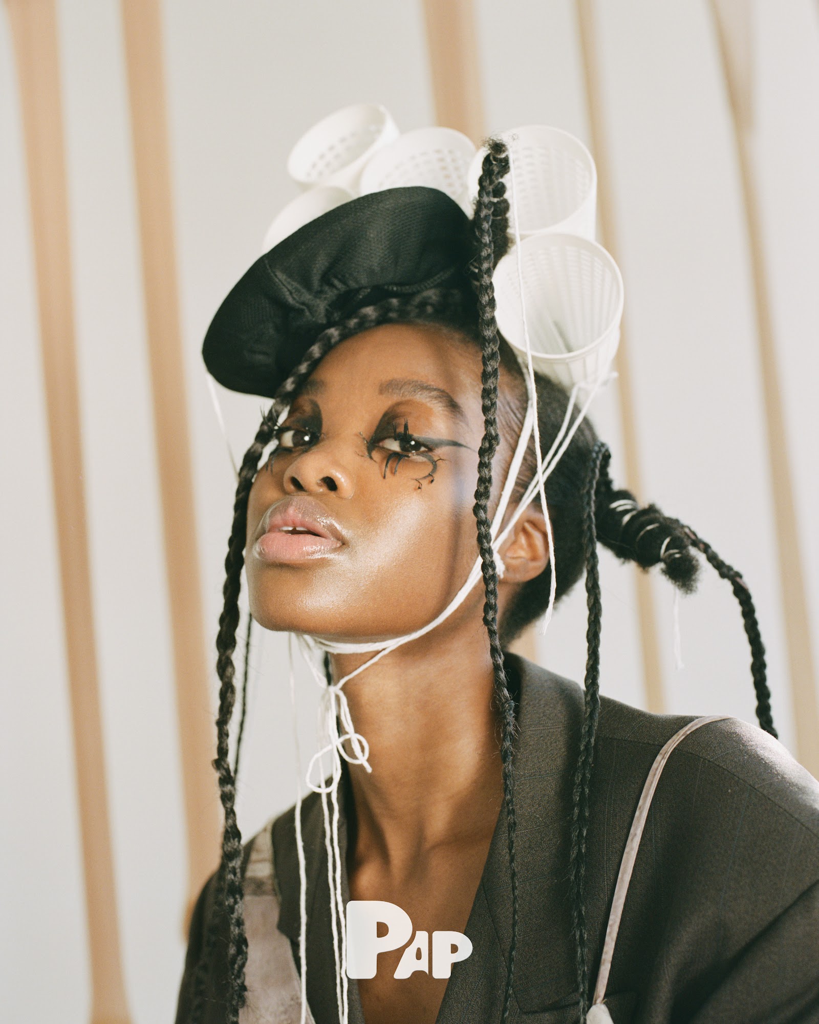 SYMBIOSIS — Look 9