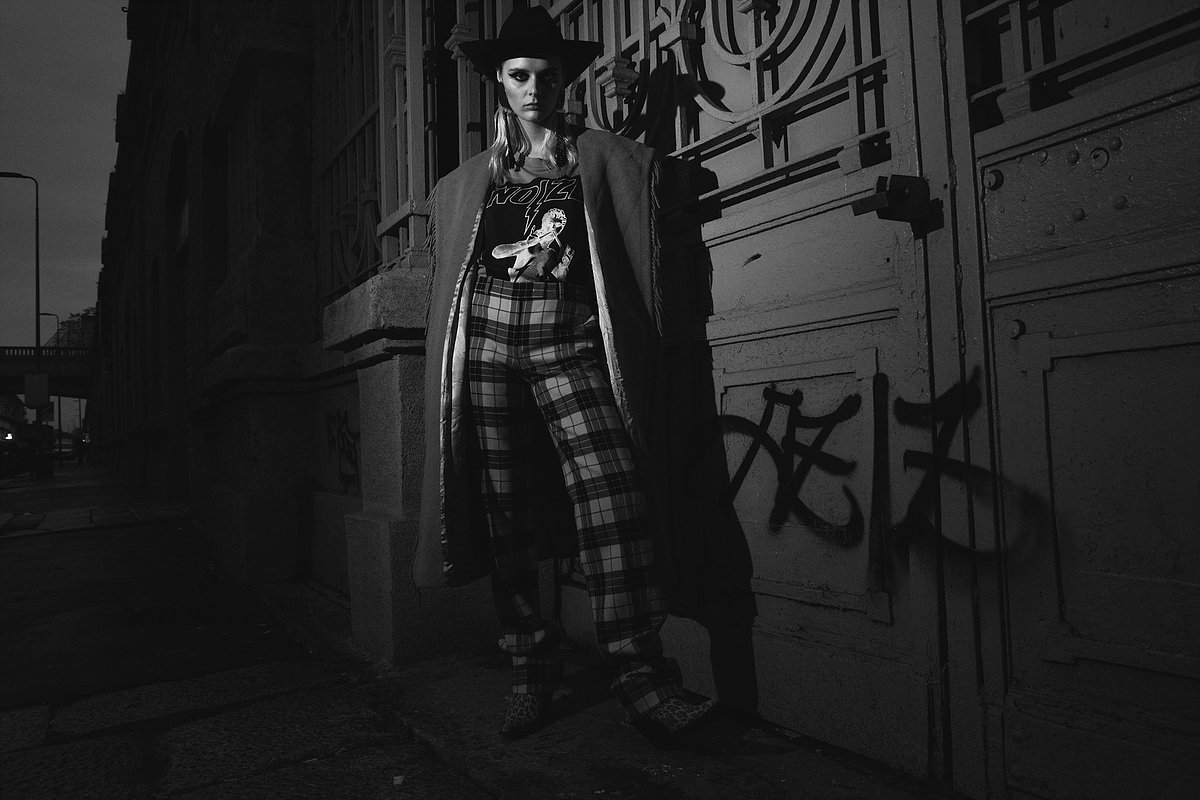 PUNK WESTERN — Look 5