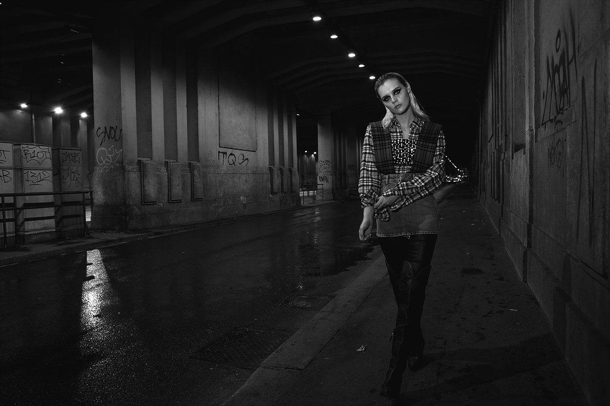 PUNK WESTERN — Look 8
