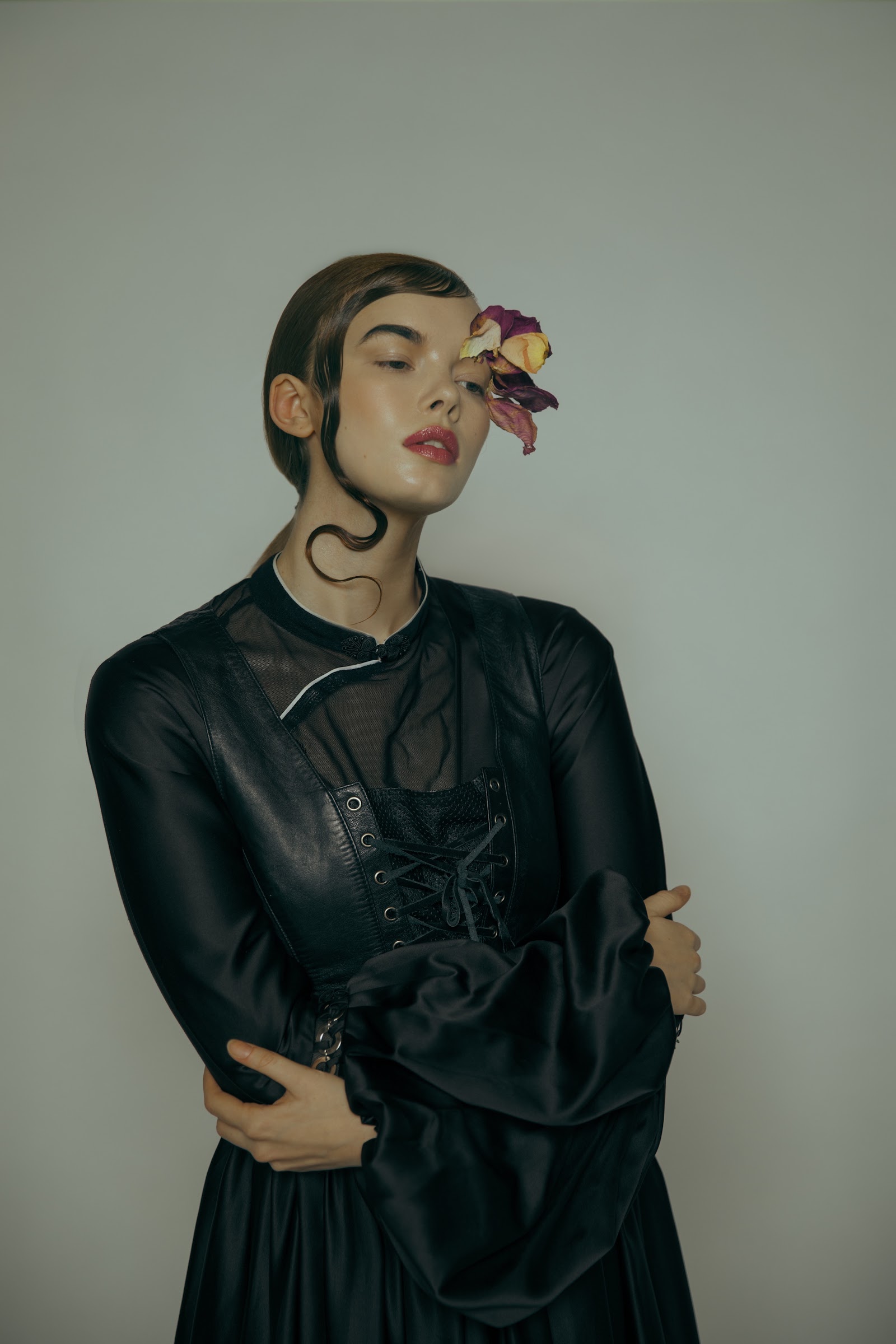 DAUGHTERS OF THE EARTH — Look 5