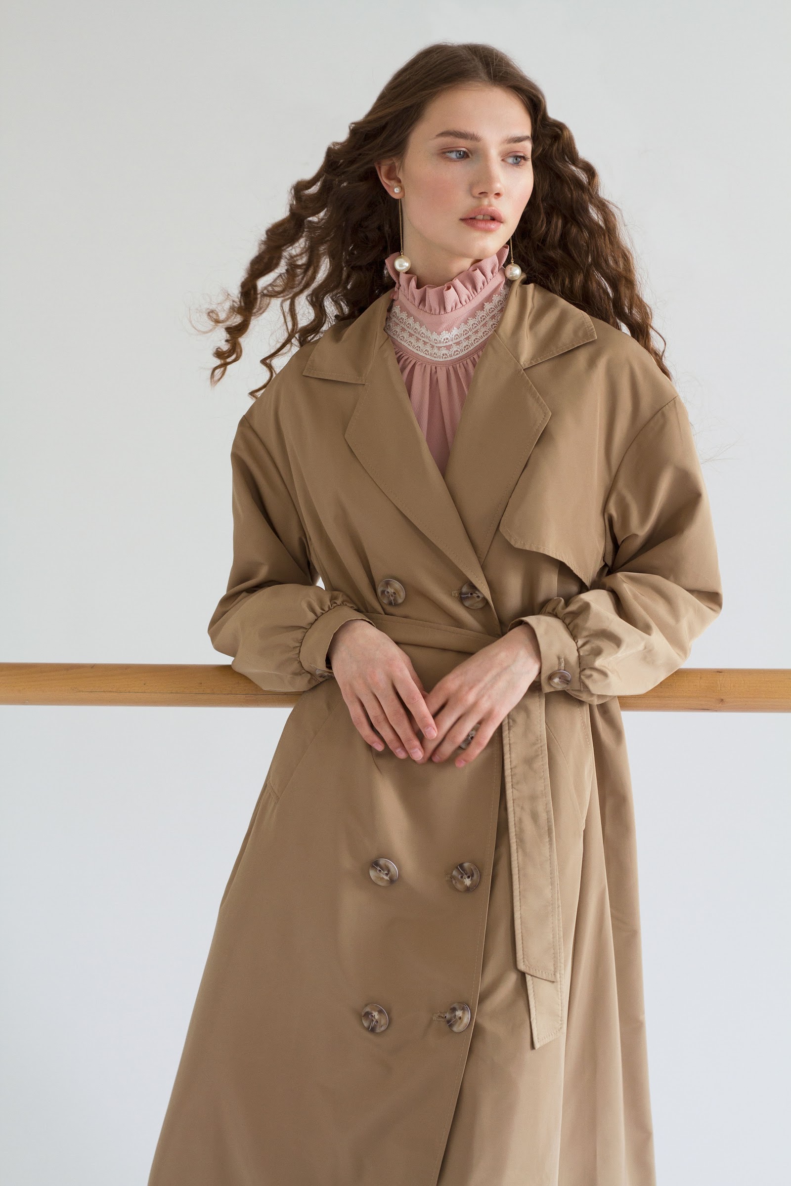 STEALING BEAUTY — Look 2