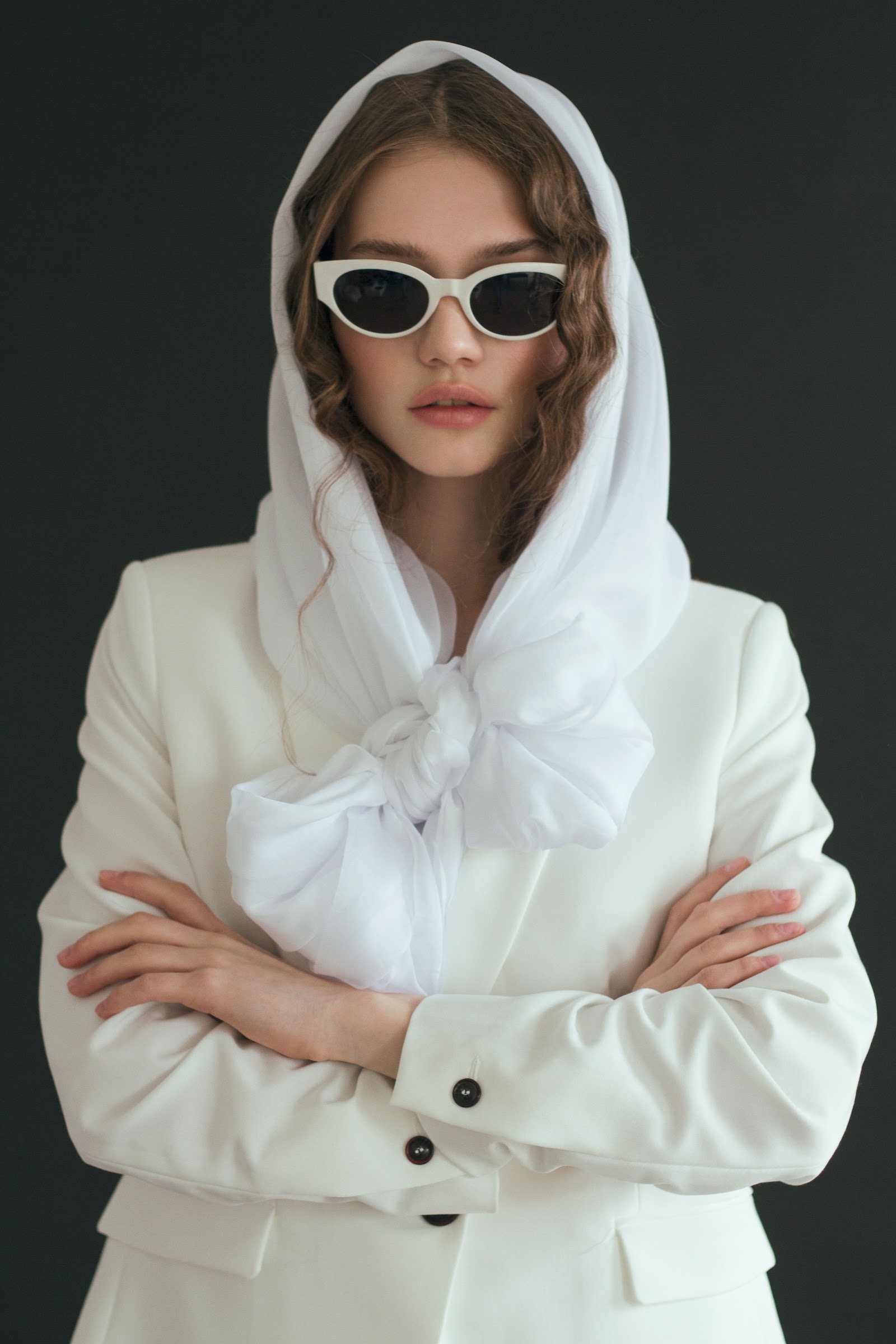 STEALING BEAUTY — Look 5