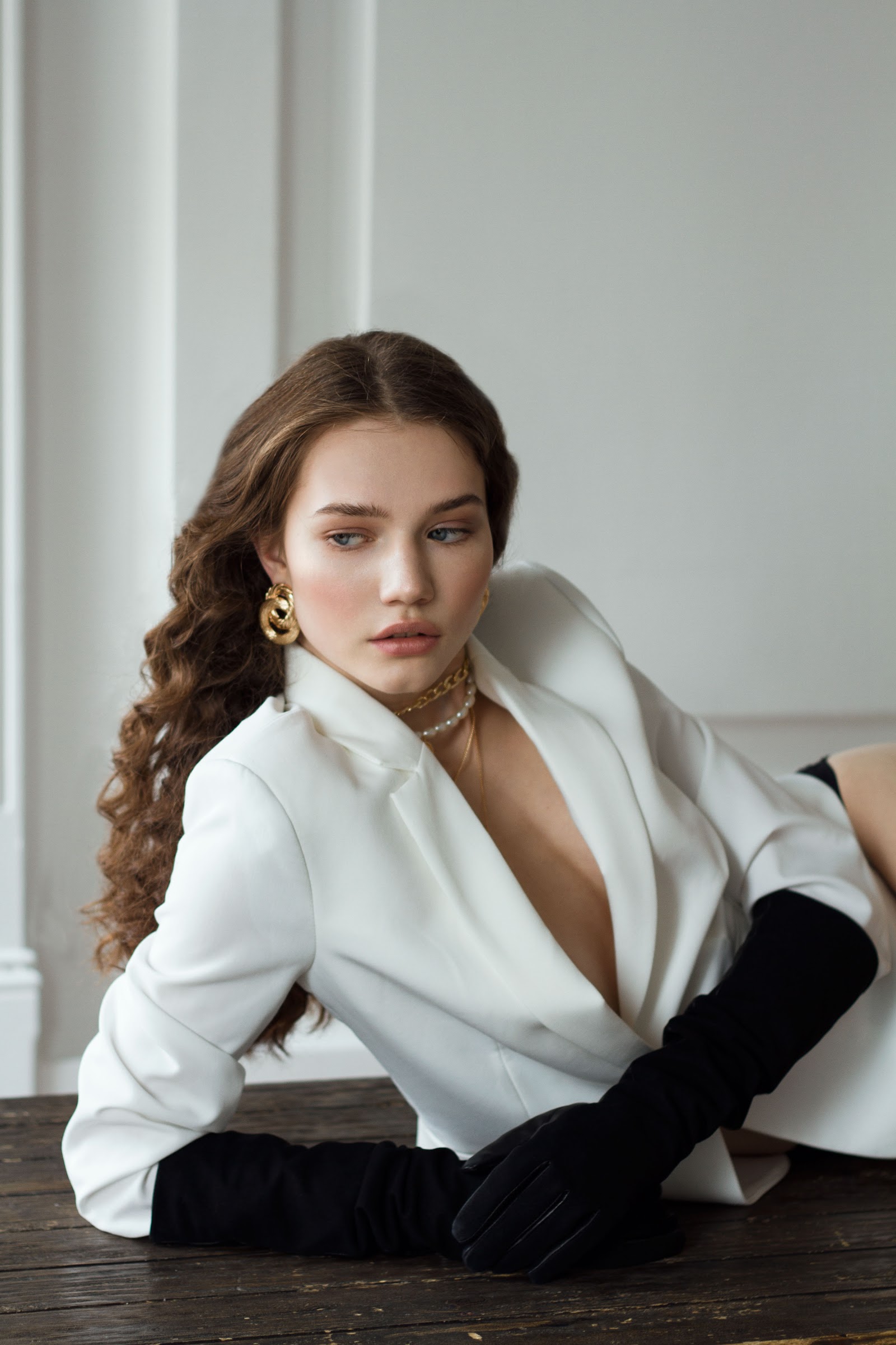 STEALING BEAUTY — Look 6