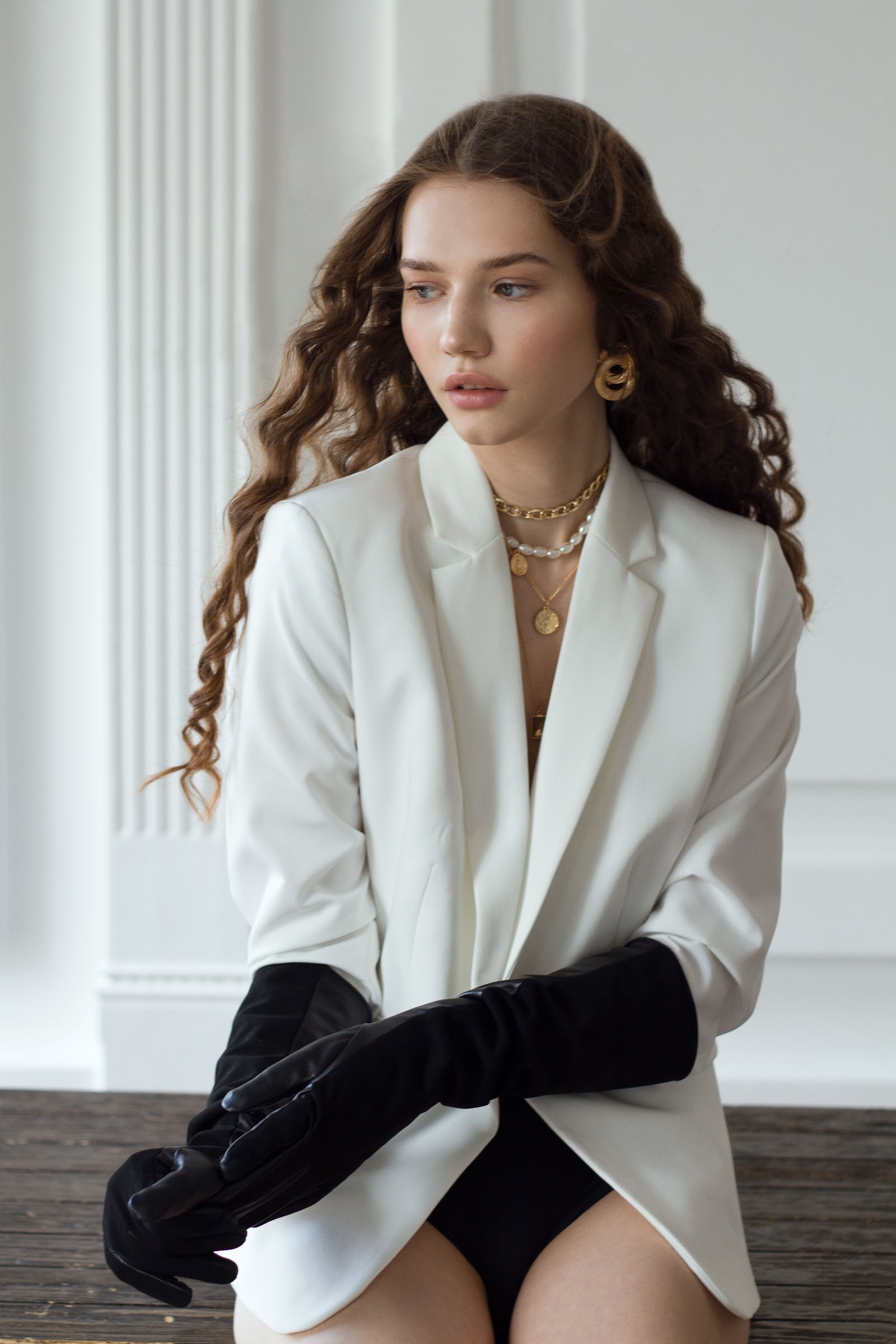 STEALING BEAUTY — Look 8