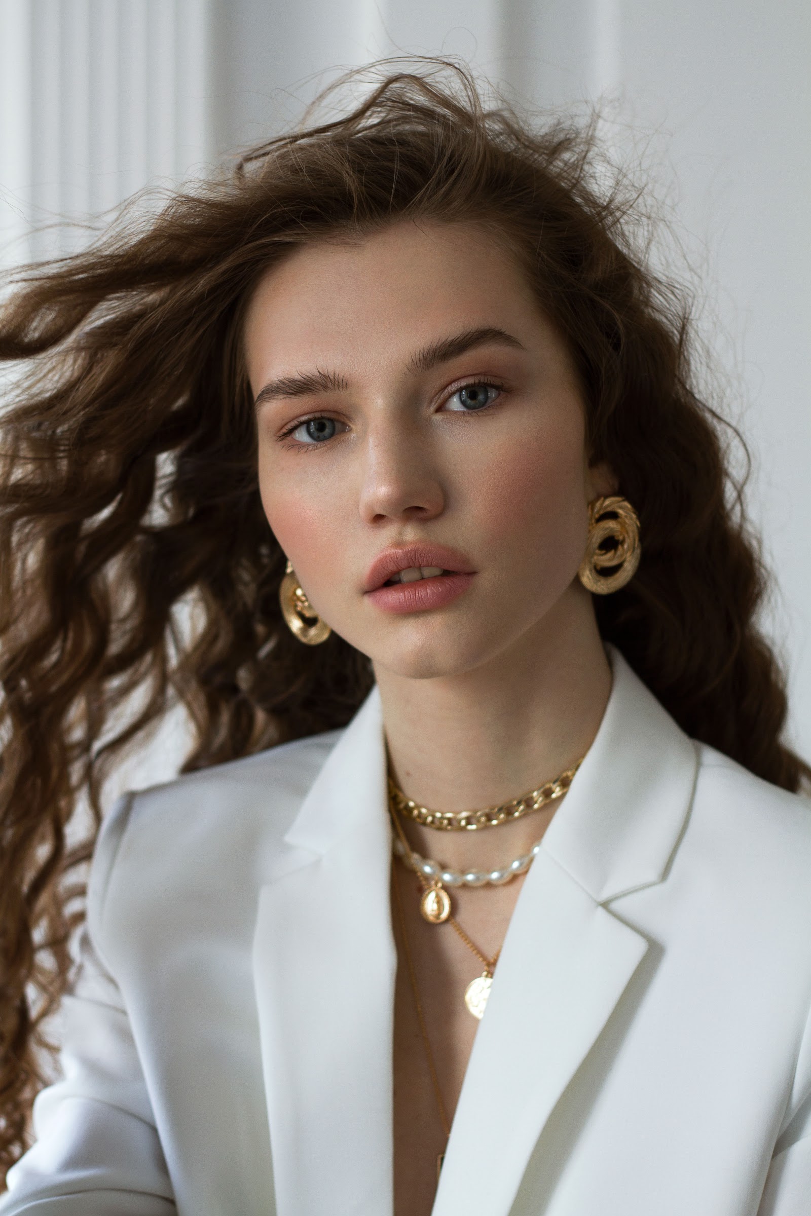 STEALING BEAUTY — Look 9