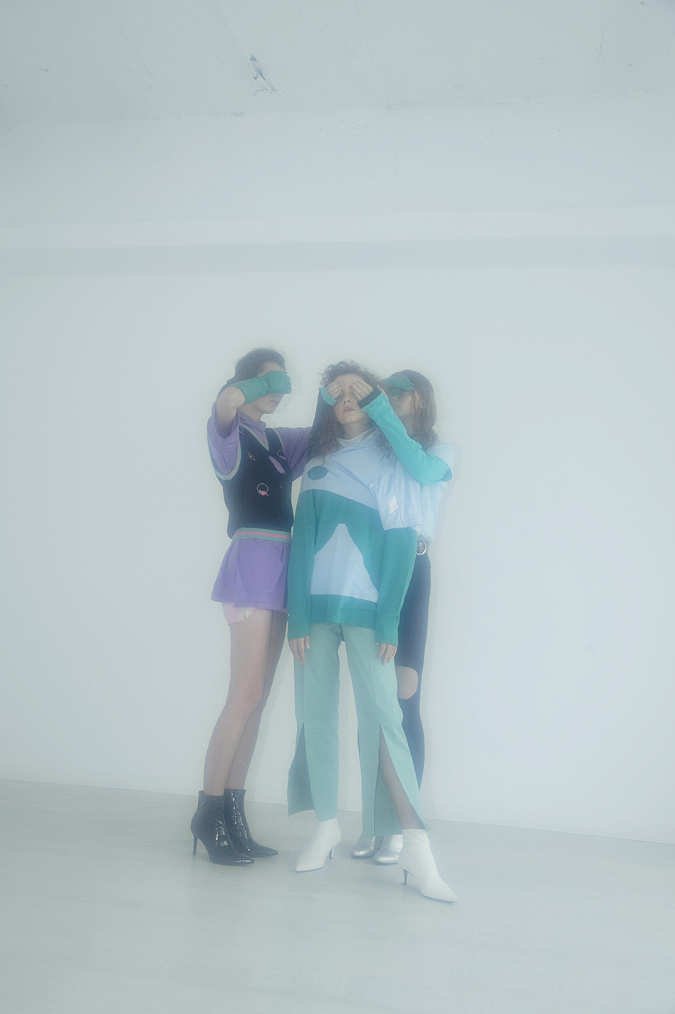 UNIVERSE — Look 6