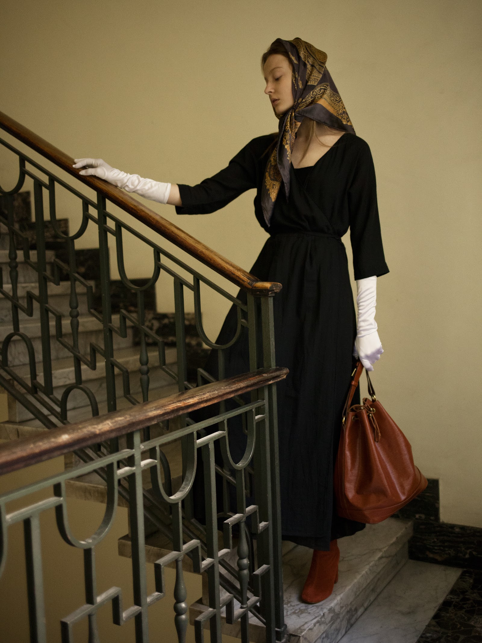 LEAVING — Look 11