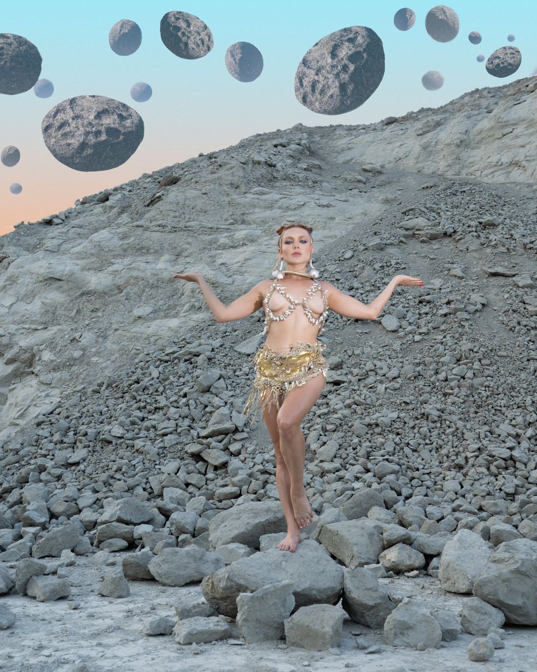ANDROMEDA — Look 10