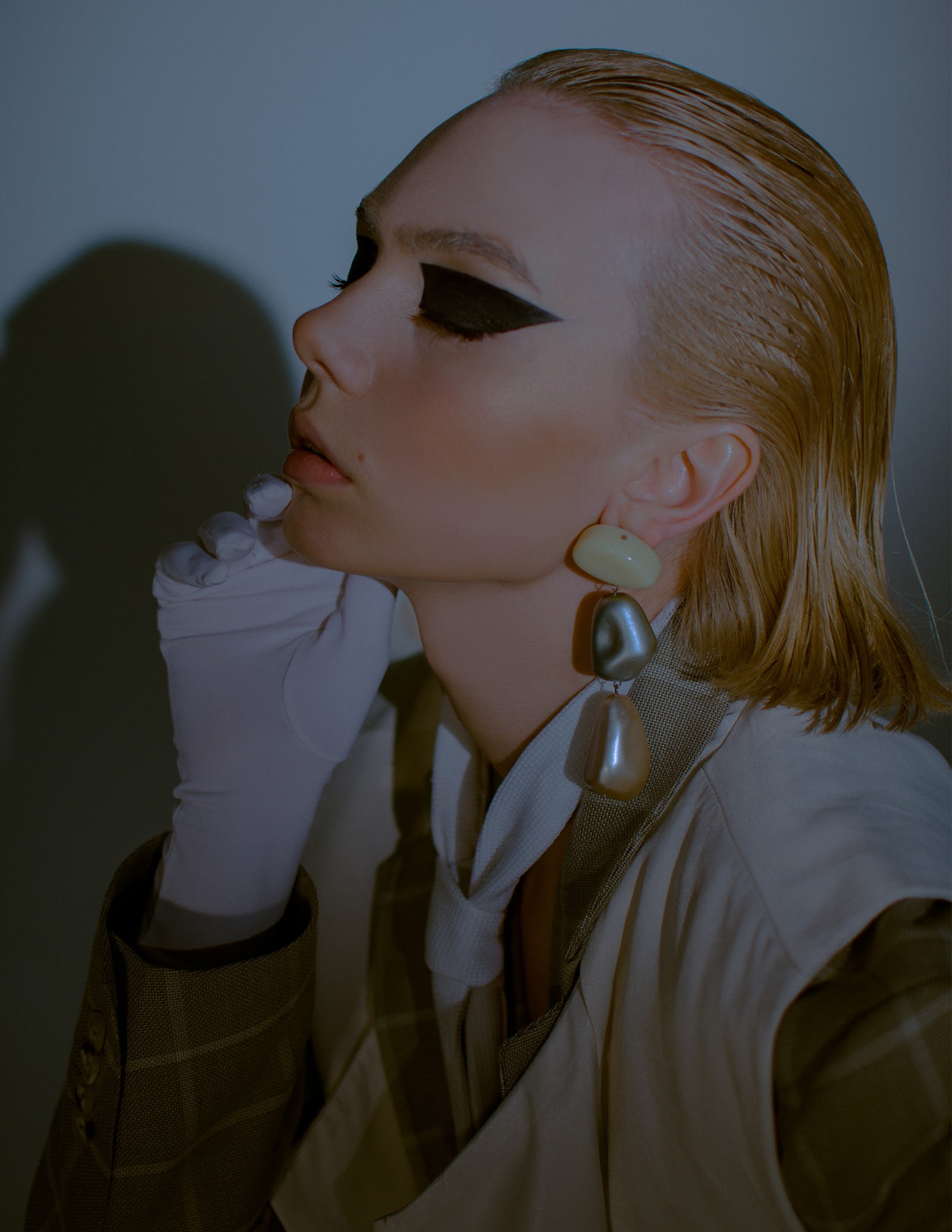 GRACEFUL VISIT — Look 4