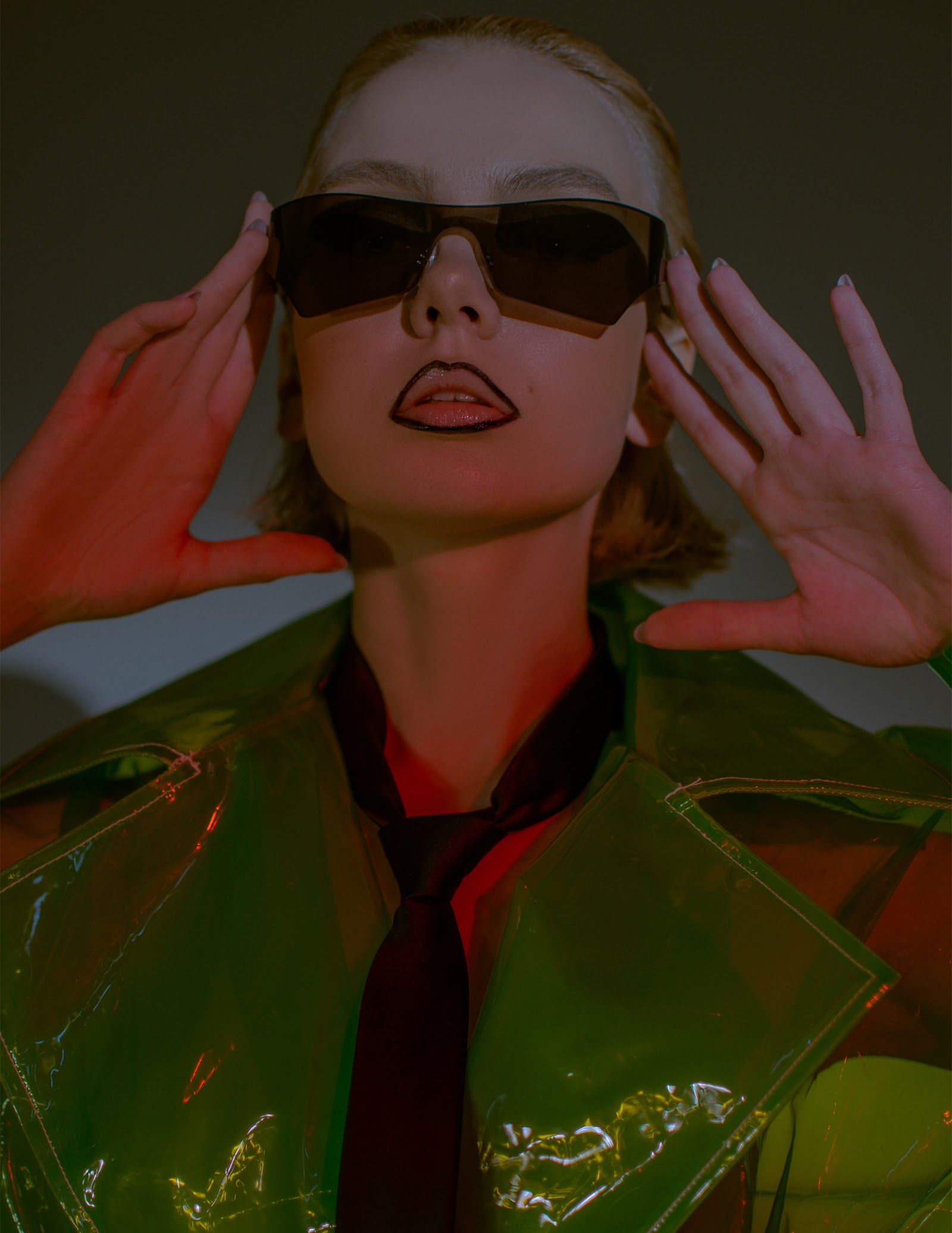 GRACEFUL VISIT — Look 6