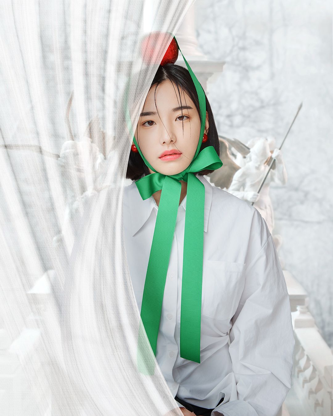 URBAN SNOW WHITE — Look 6