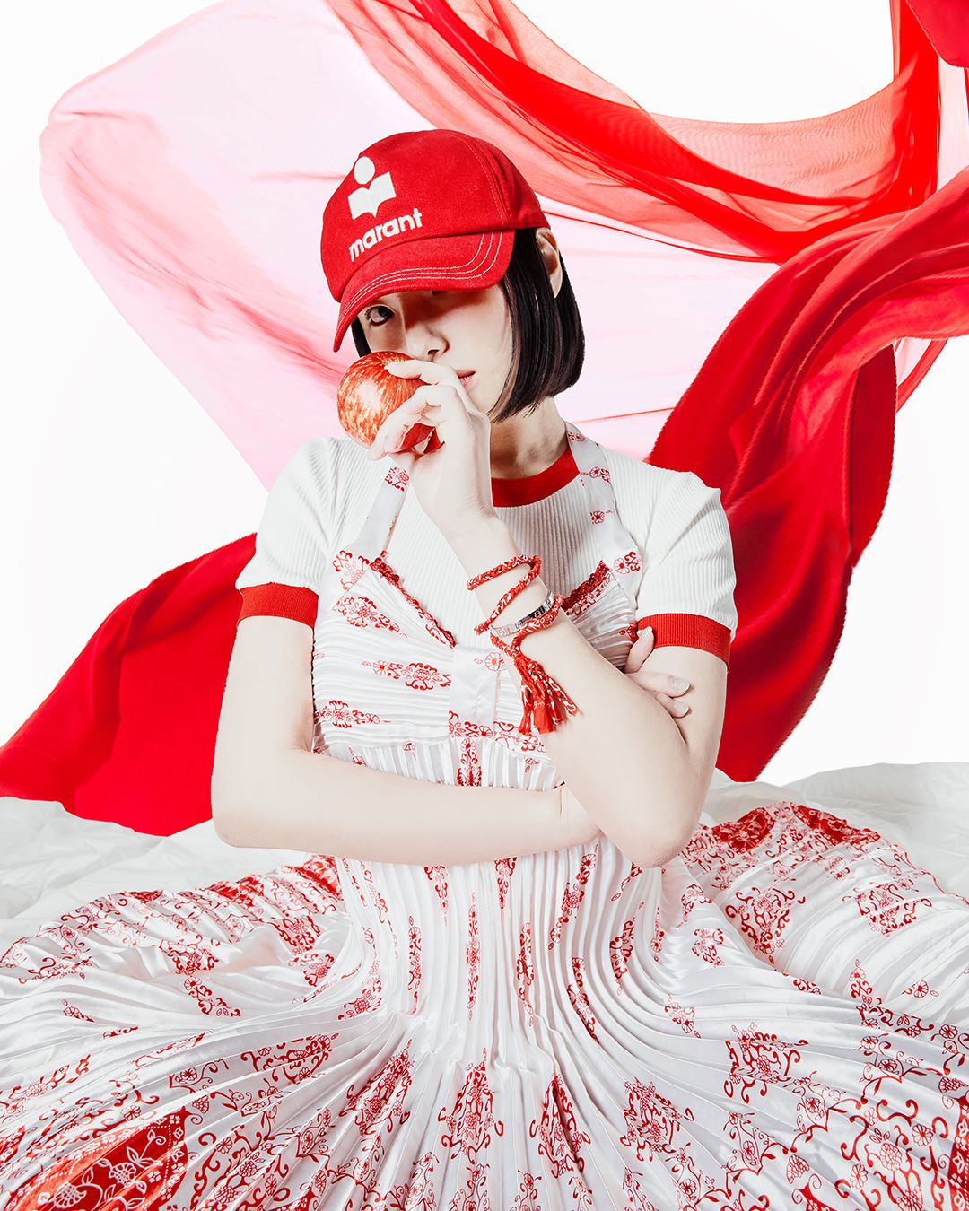 URBAN SNOW WHITE — Look 7
