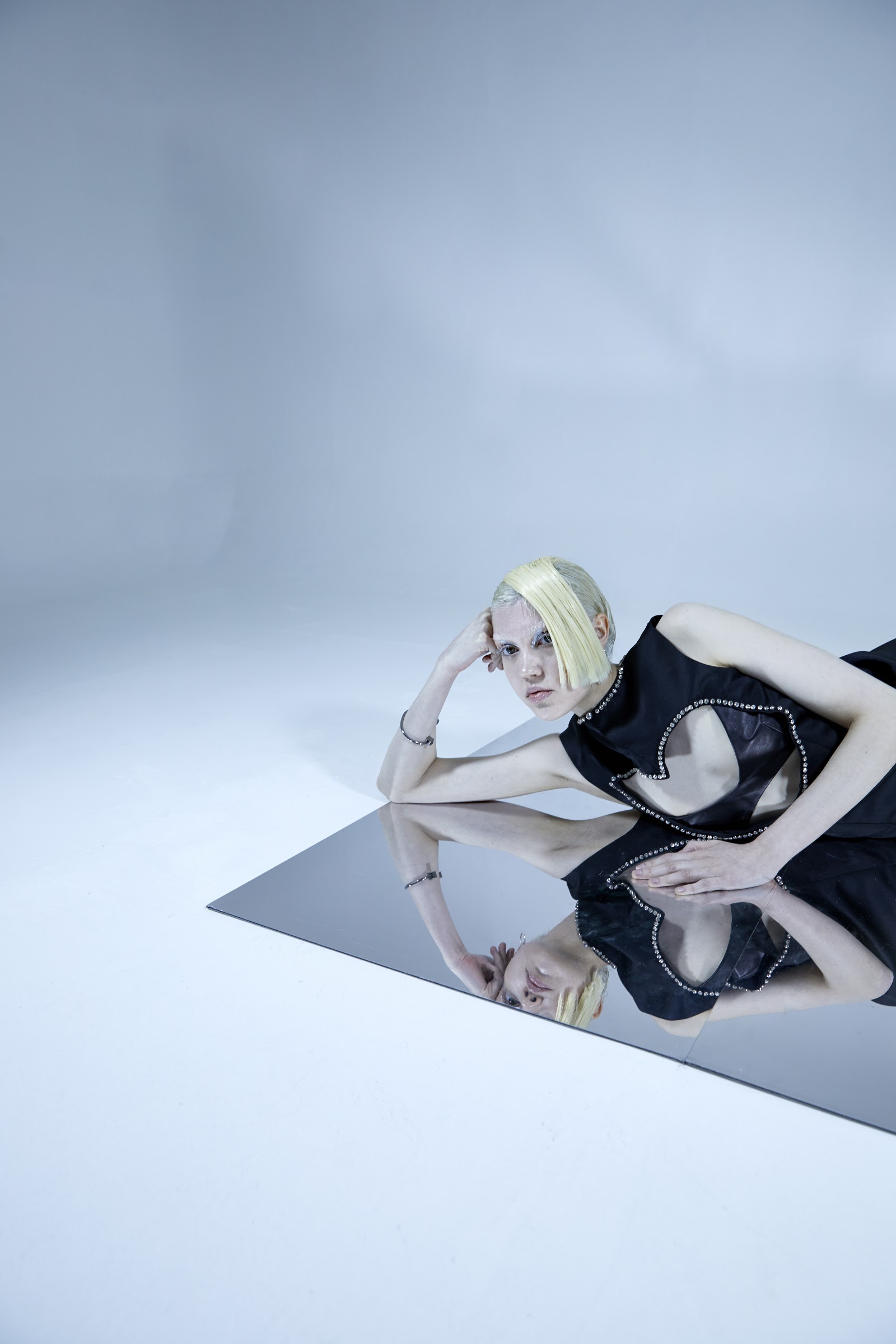 DIGITAL INFINITY — Look 5