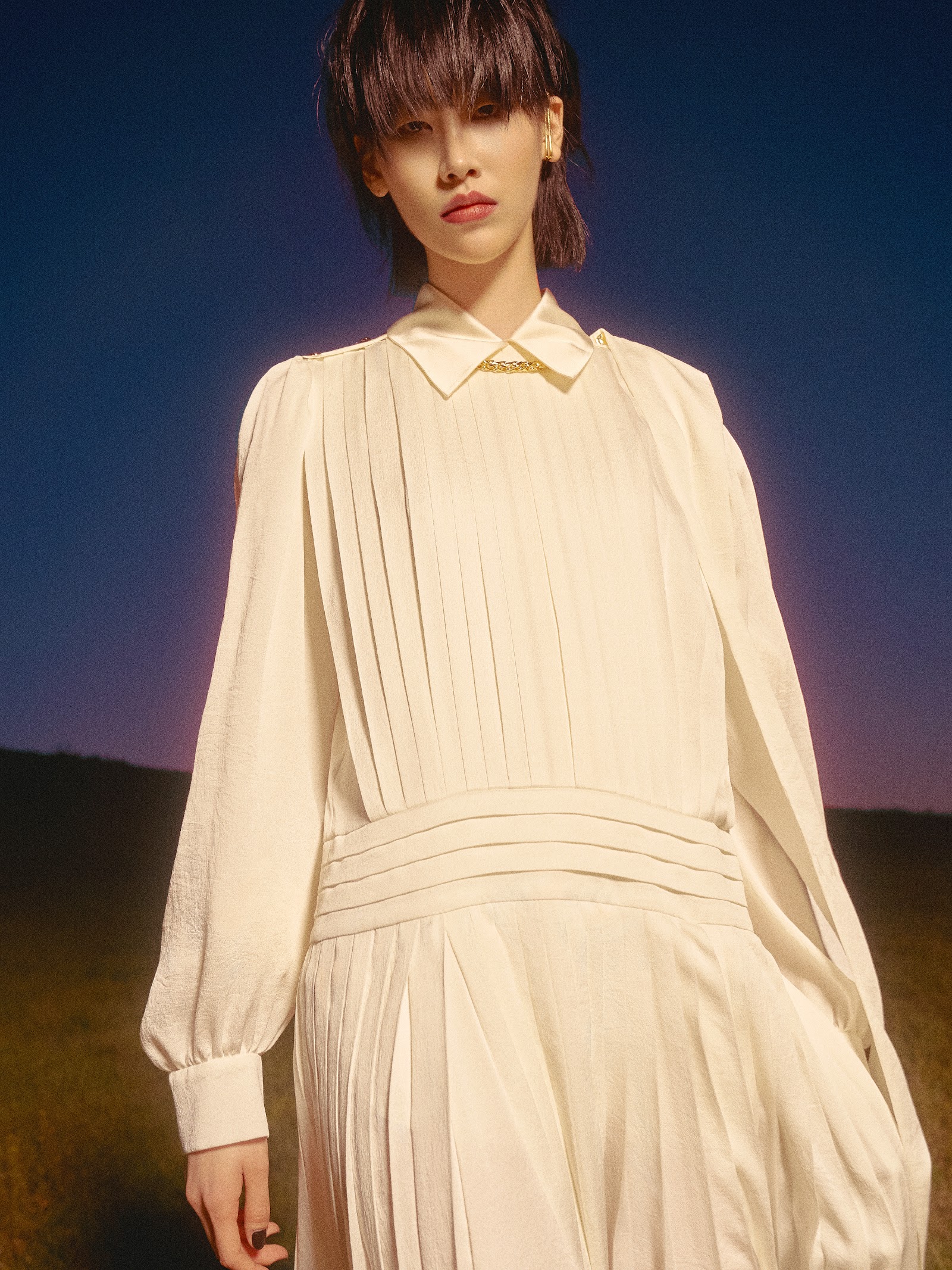 OFFICE HUMAN : BLINDFOLD — Look 2