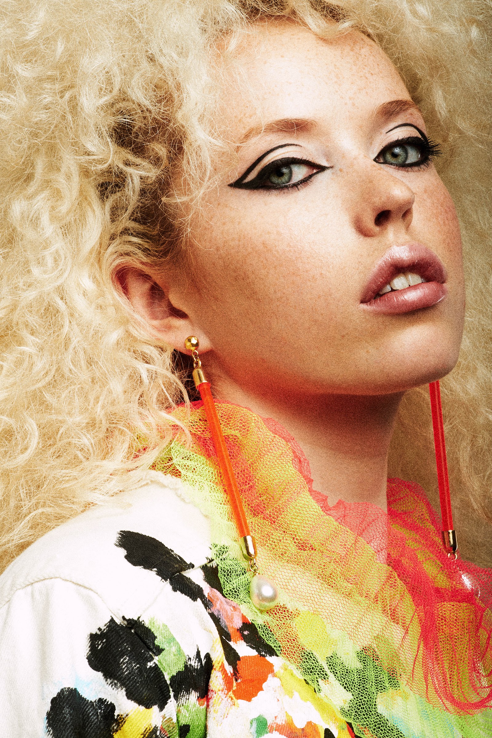 PLASTIC PLANET — Look 13