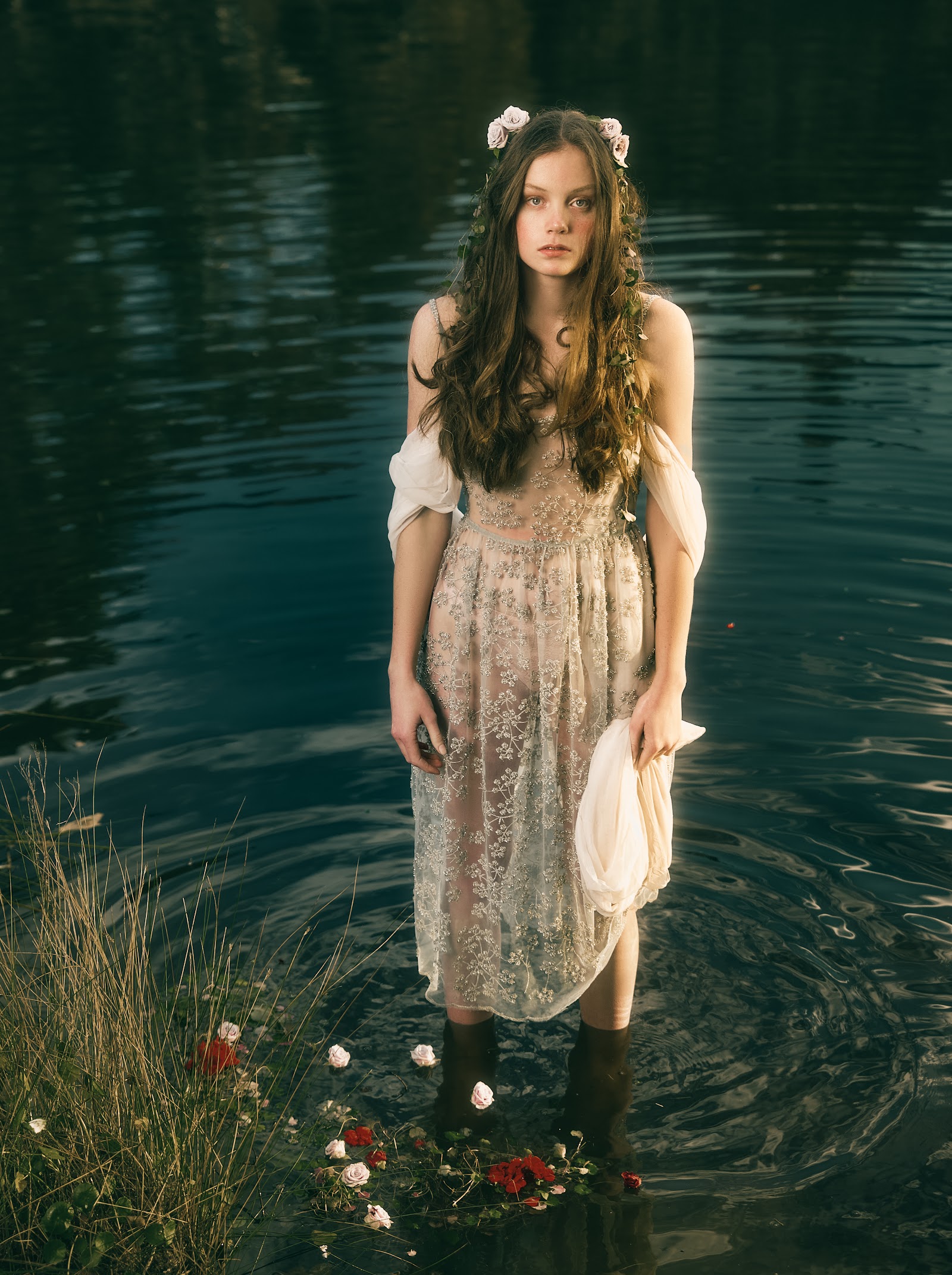 THE ROSE AND THE THORN — Look 10