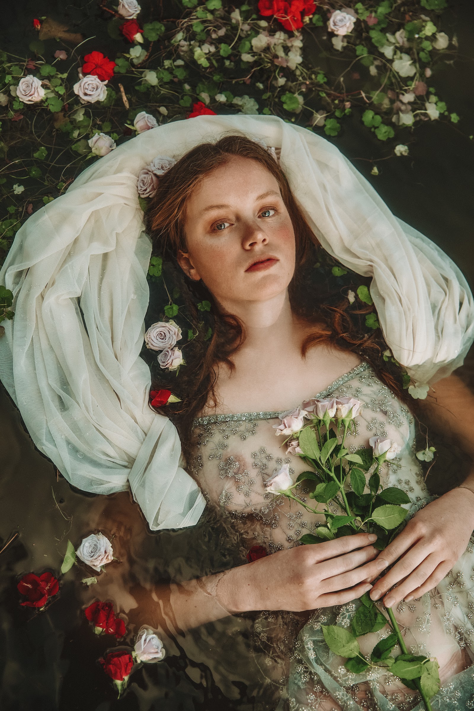 THE ROSE AND THE THORN — Look 11