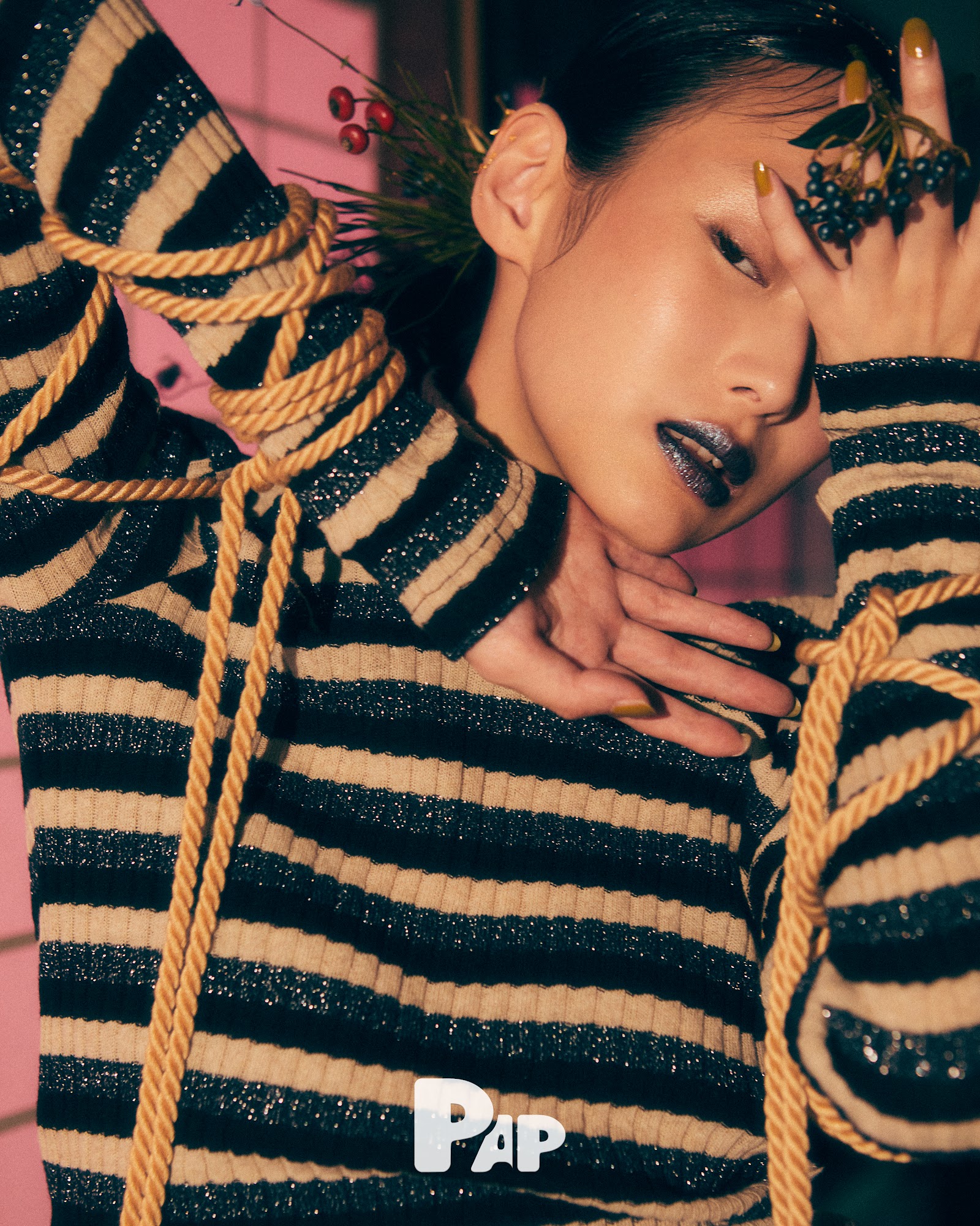 NO CRIME TO STEAL FLOWERS — Look 9