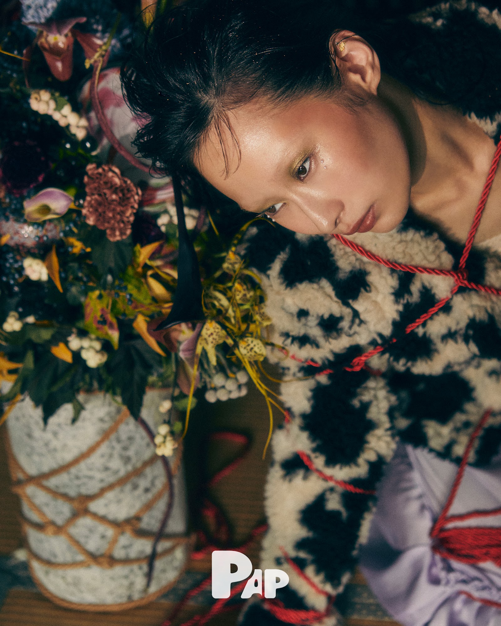 NO CRIME TO STEAL FLOWERS — Look 10
