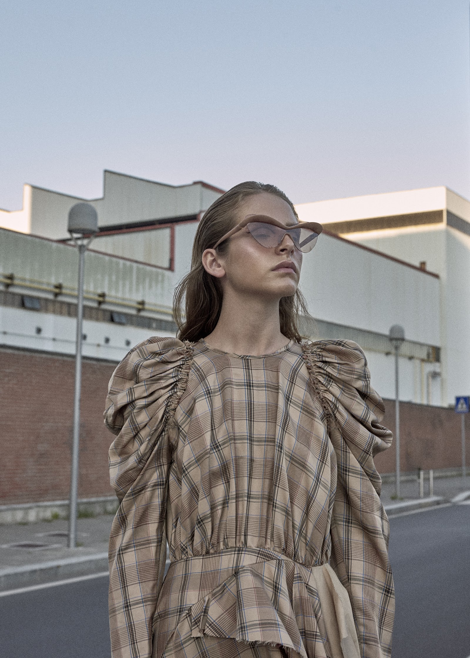 HUMAN FACTORY — Look 10