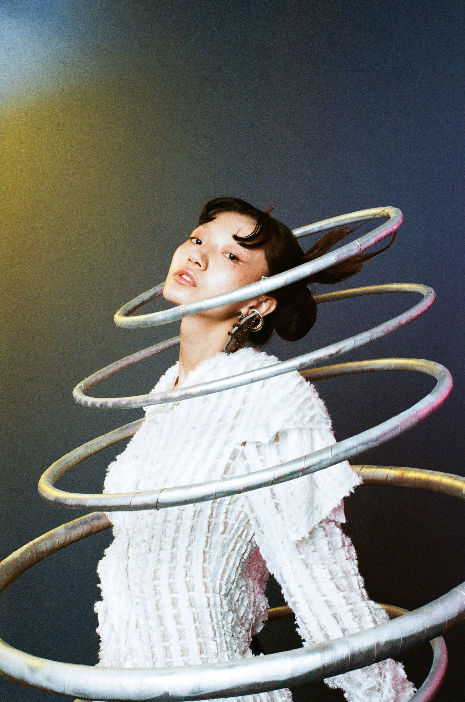 OUTLAND — Look 6