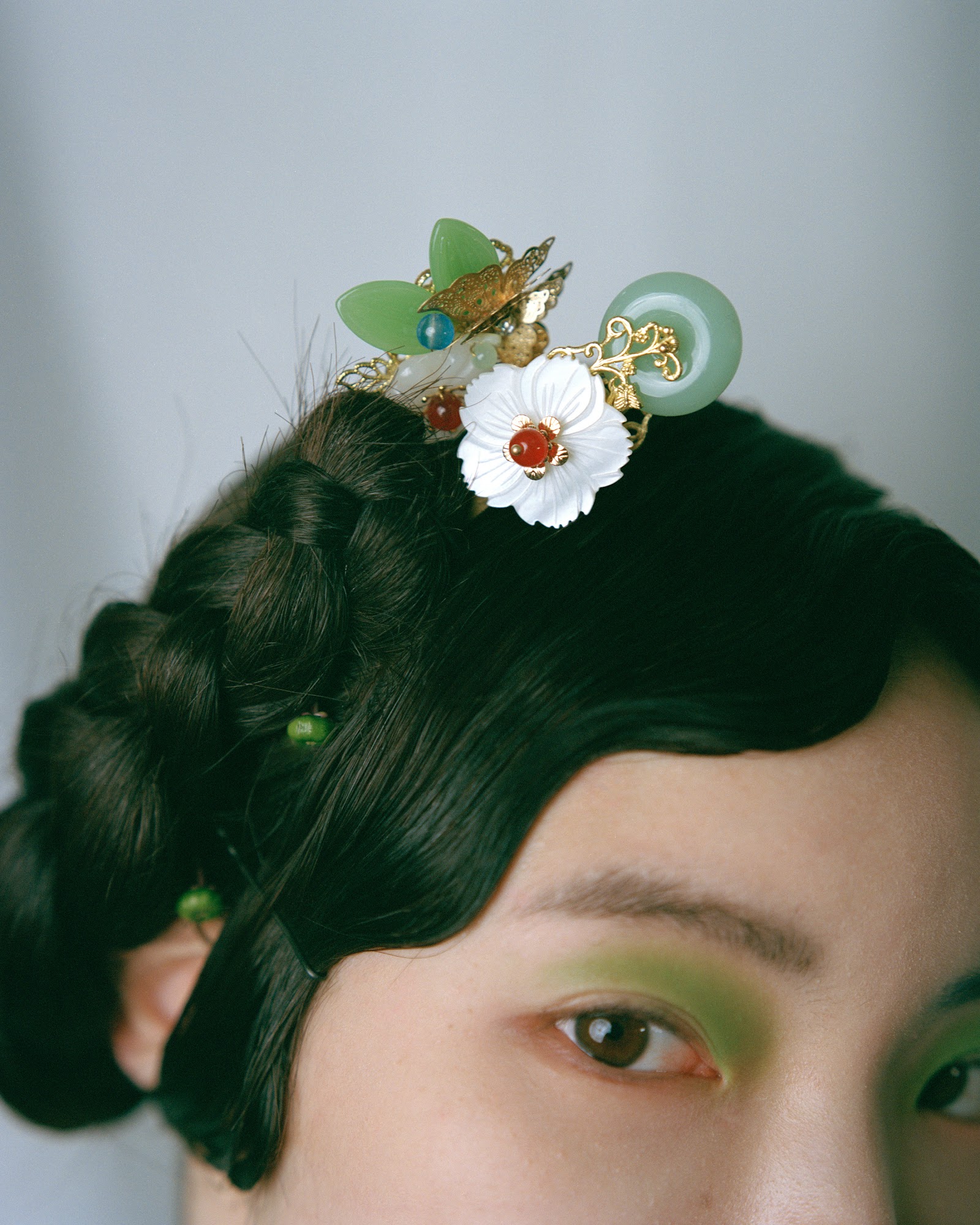 A THREAD OF ROOTS — Look 3