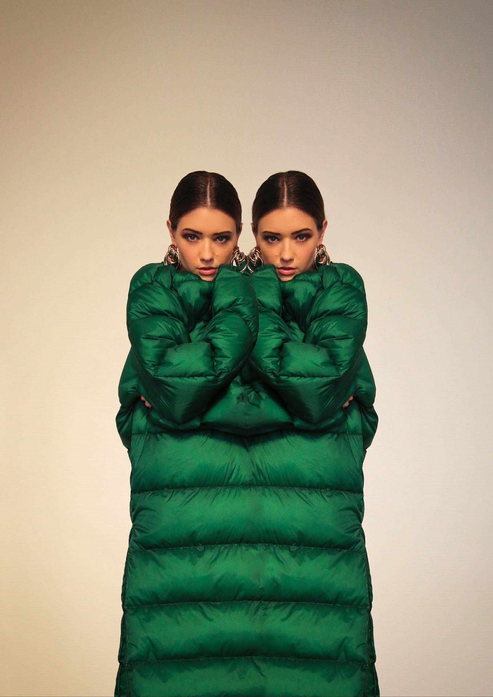 CLEO IN GREEN VELVET — Look 5