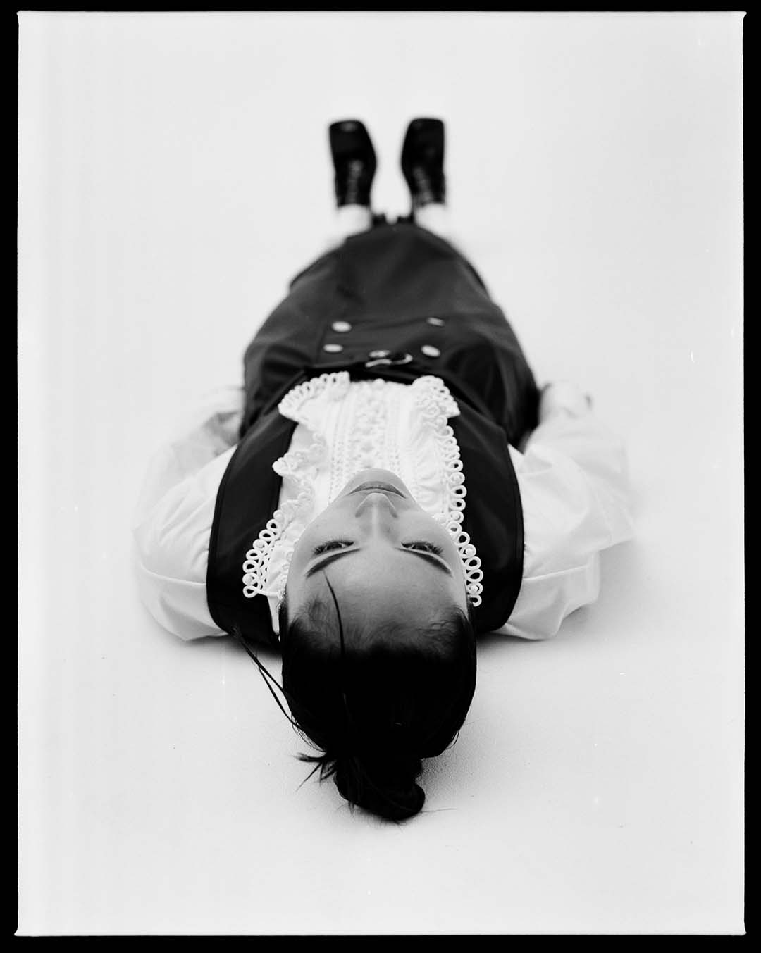 INVISIBLE GAME — Look 5