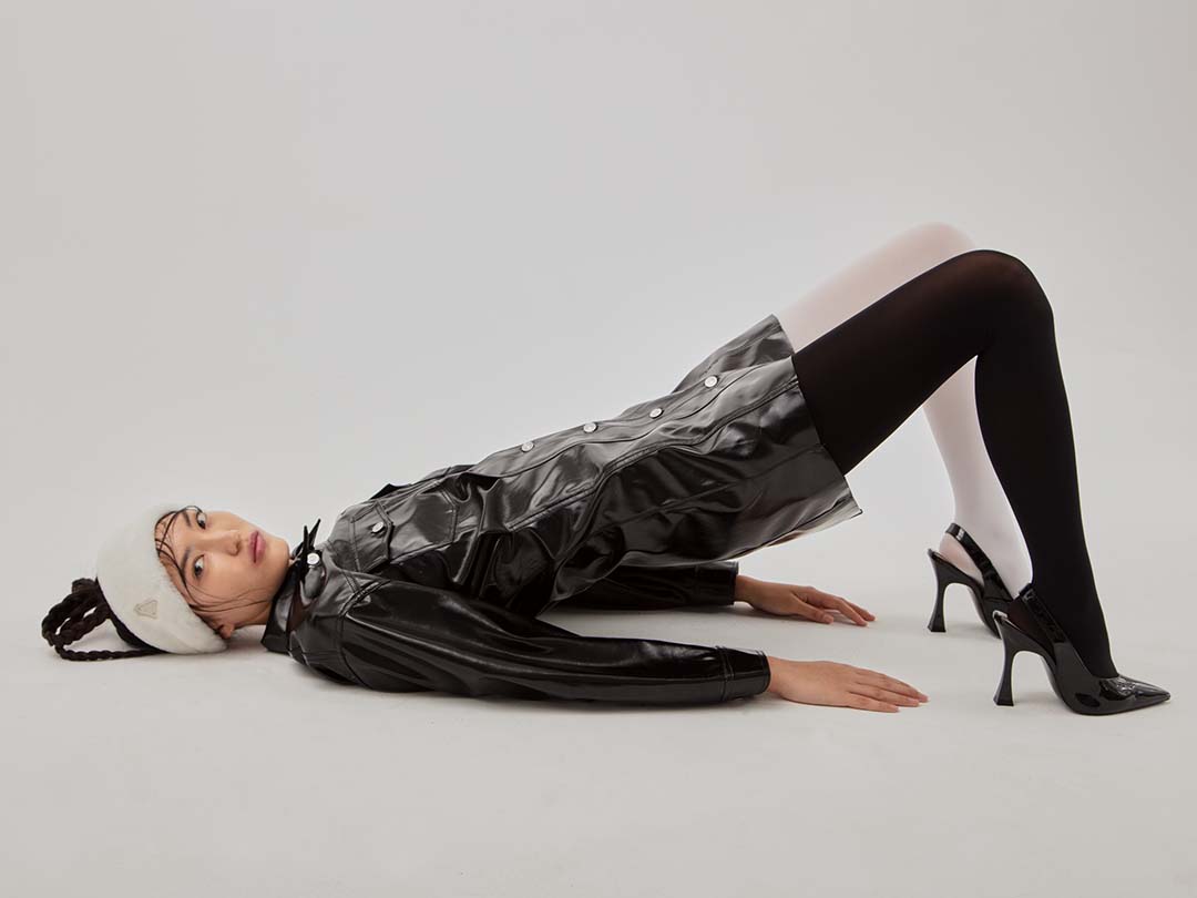 INVISIBLE GAME — Look 9