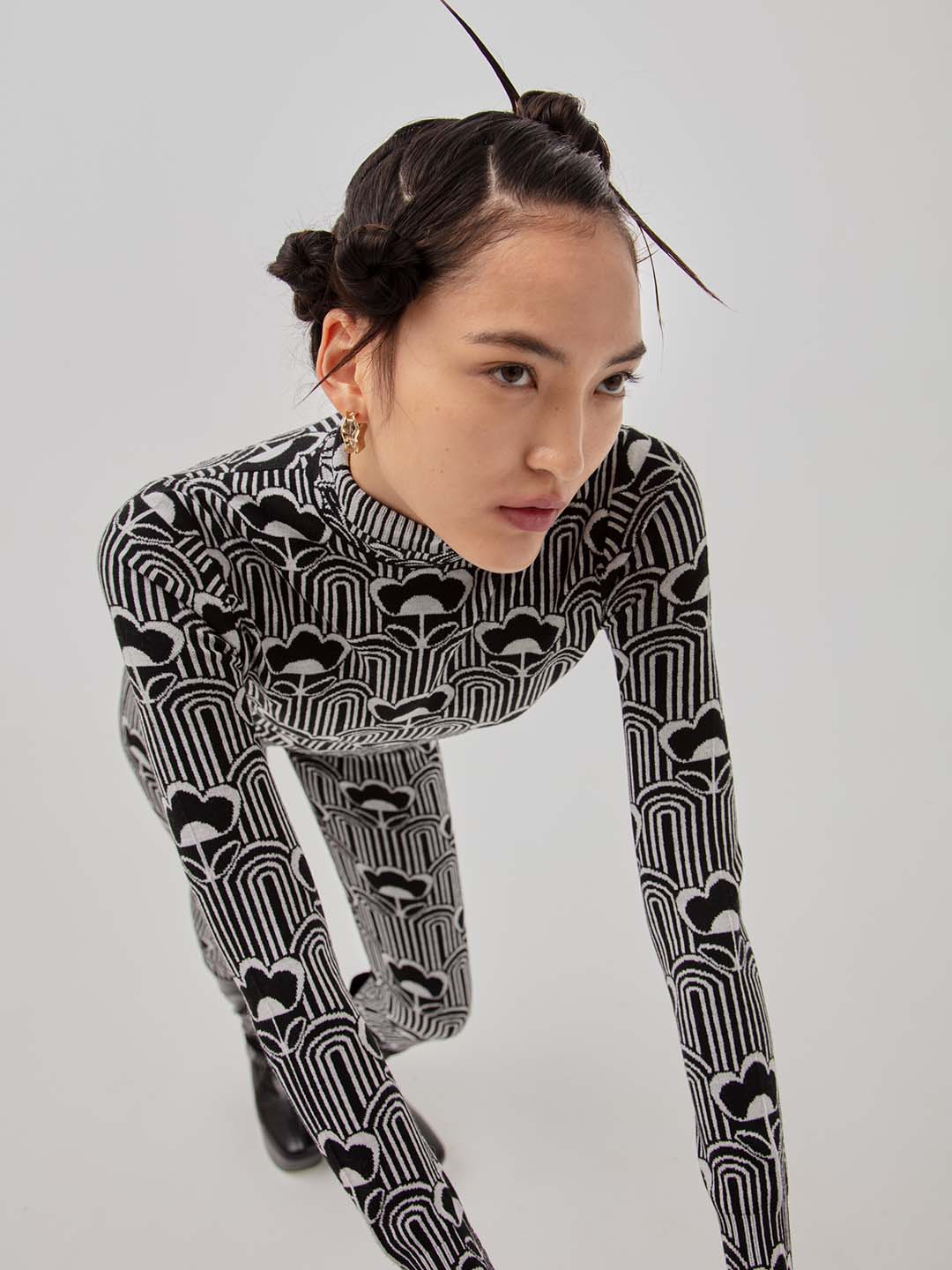 INVISIBLE GAME — Look 11