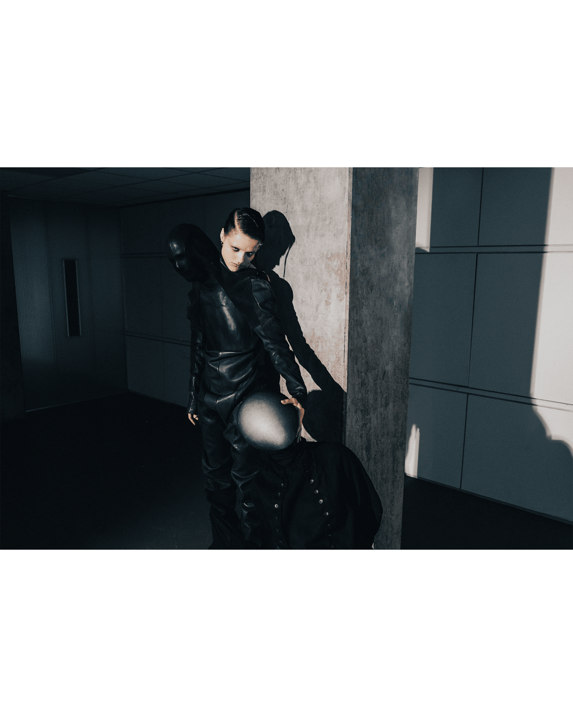 Exit Void Bizzarre — Look 12