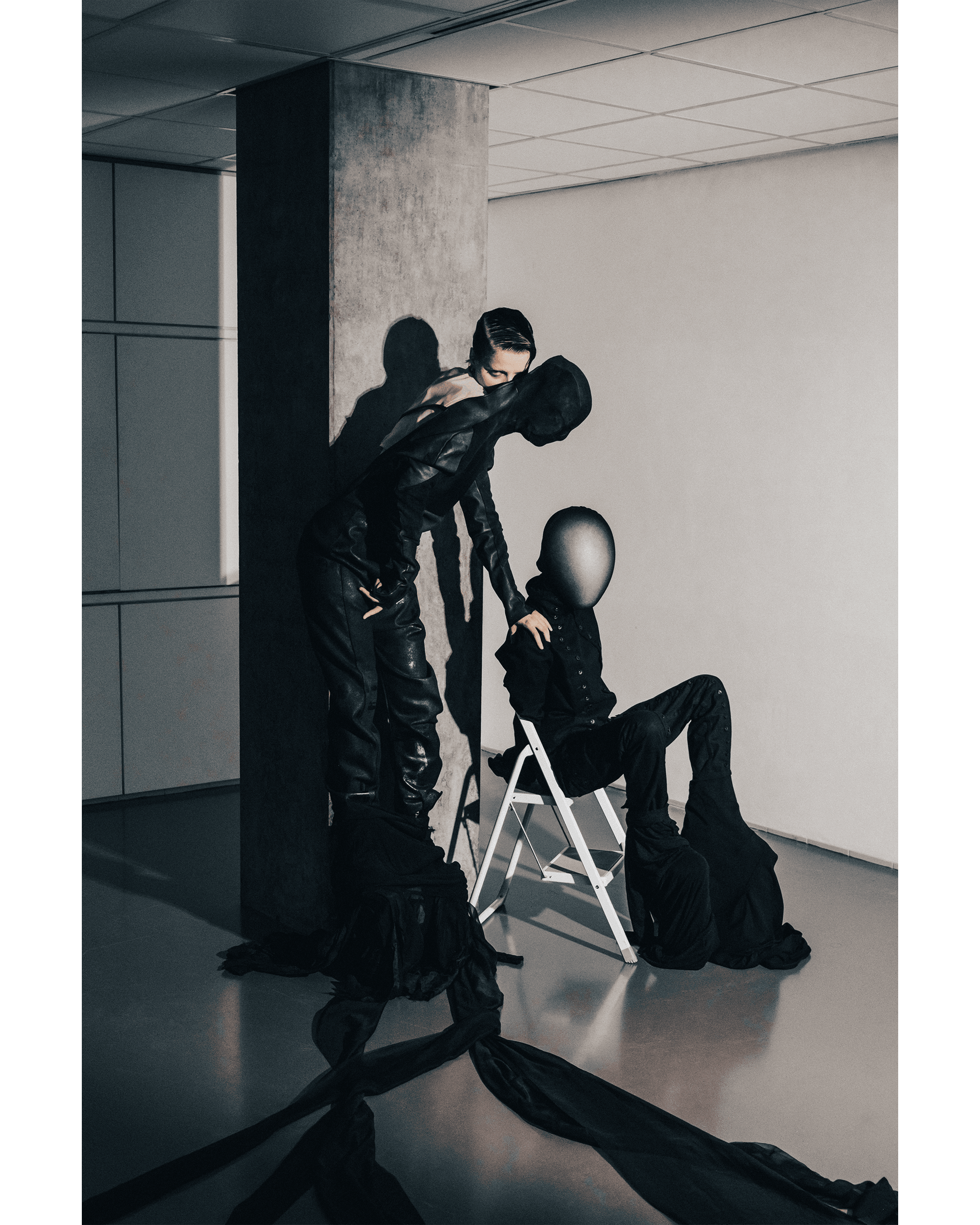 Exit Void Bizzarre — Look 14