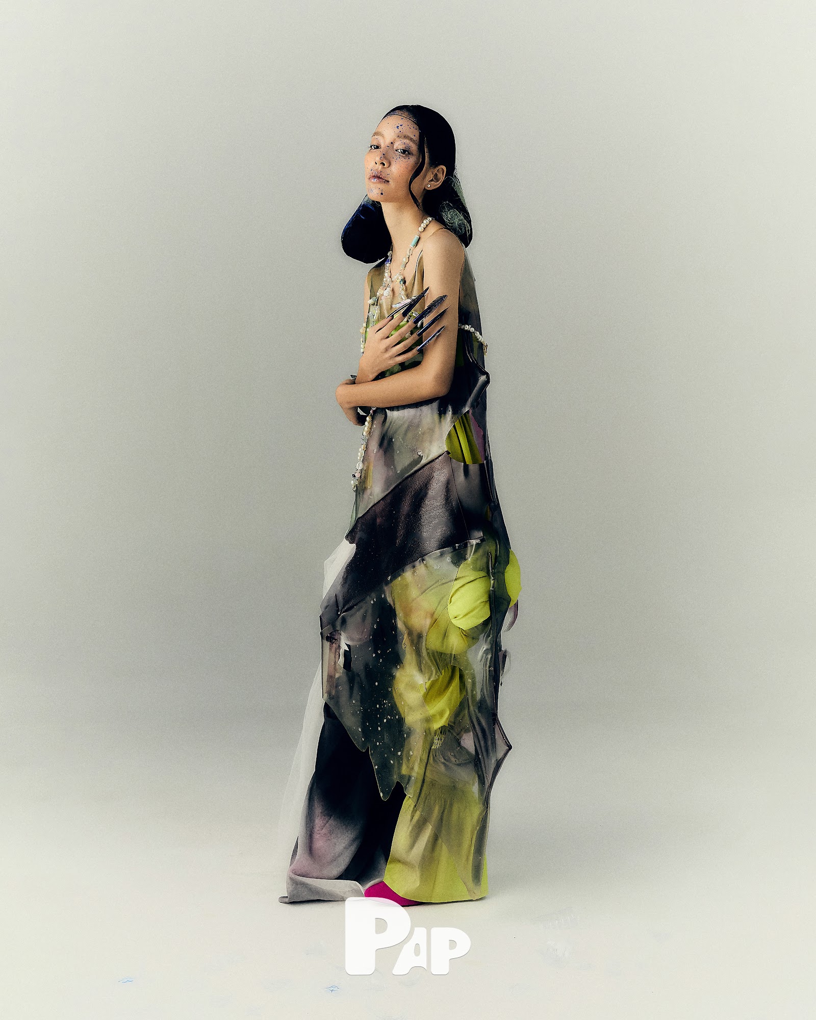 FISHERWOMEN — Look 7