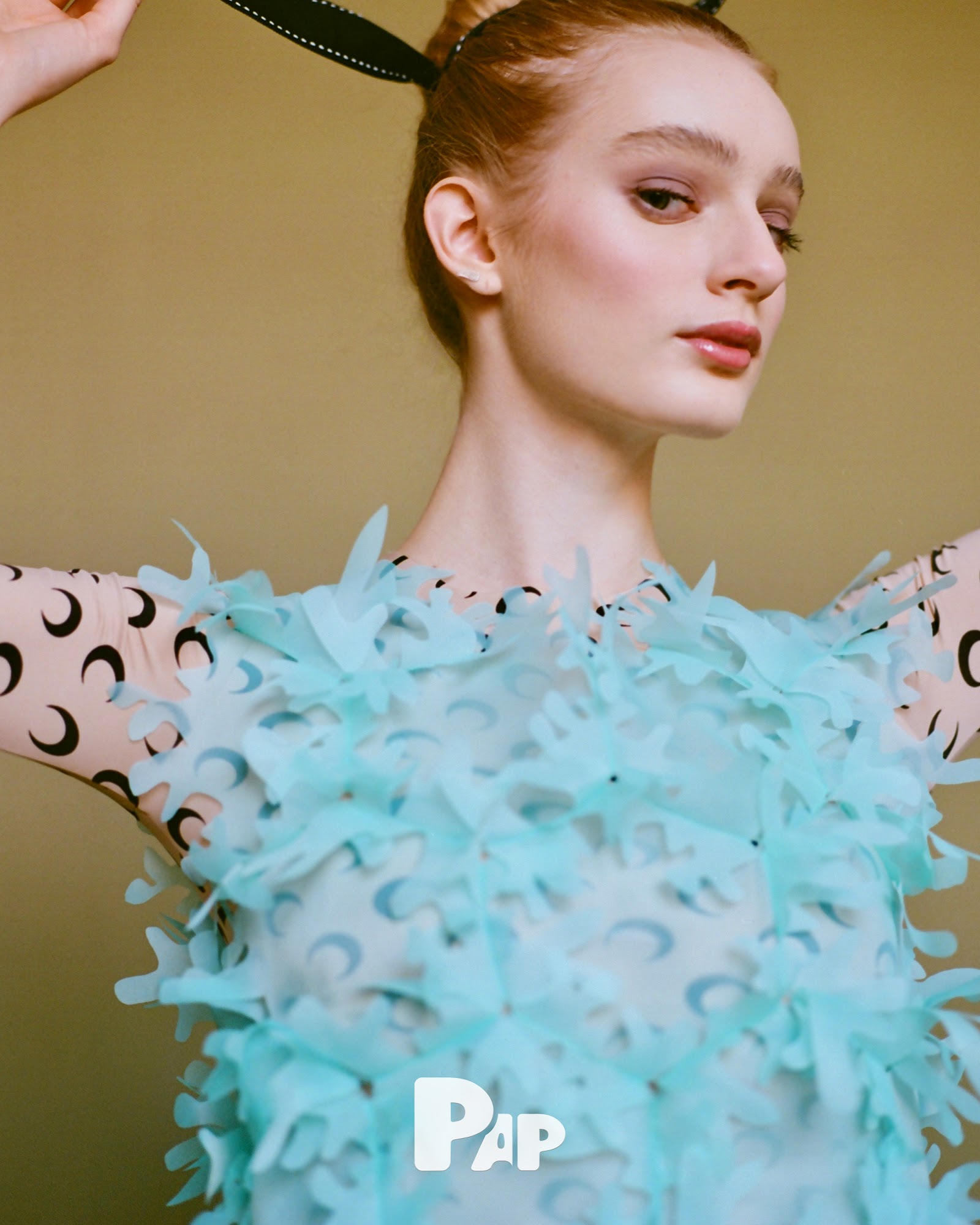 A GRAND GESTURE — Look 8