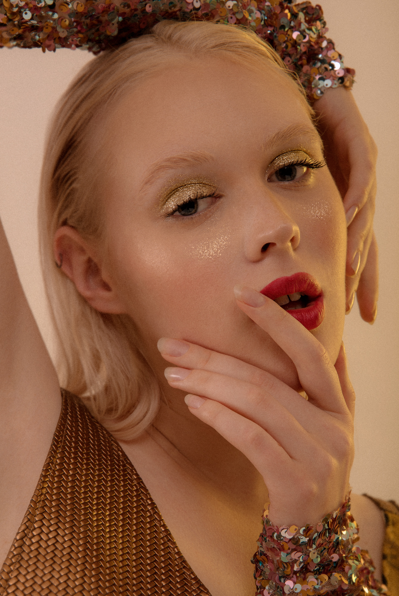 EUPHORIA — Look 10
