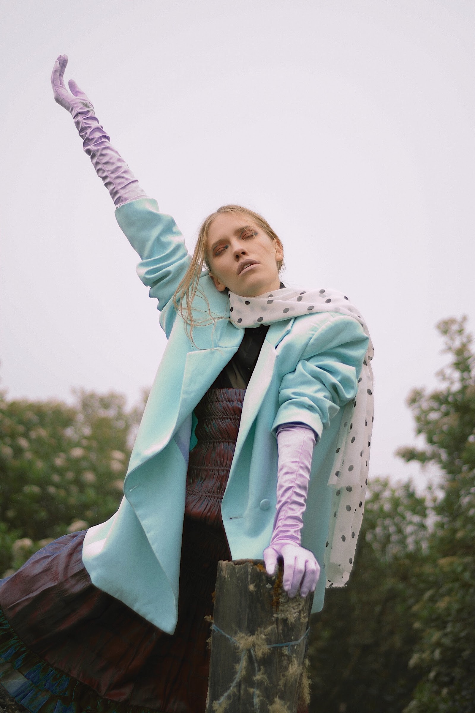 RETROUVAILLES — Look 8
