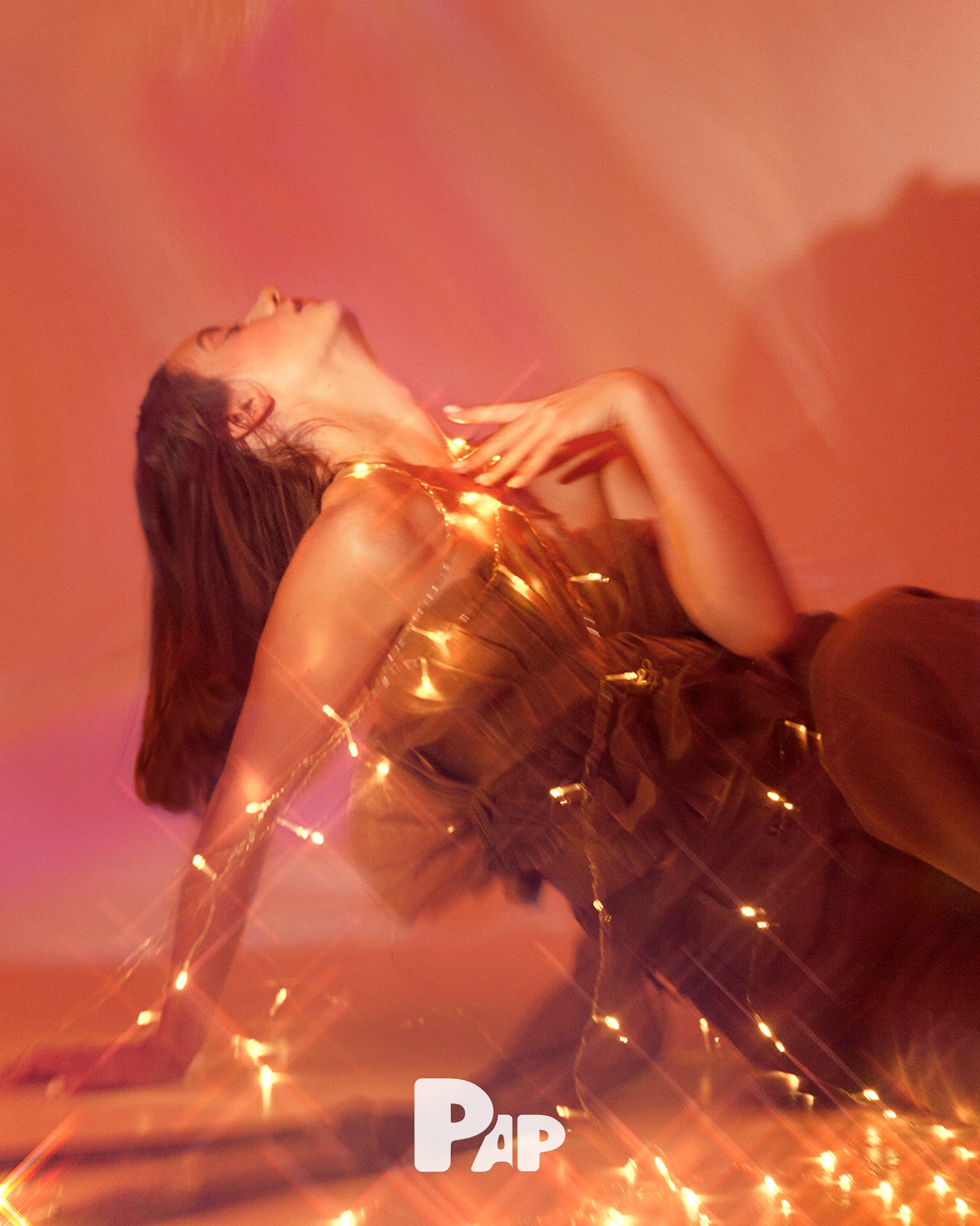 SPARKLING EUPHORIA — Look 12