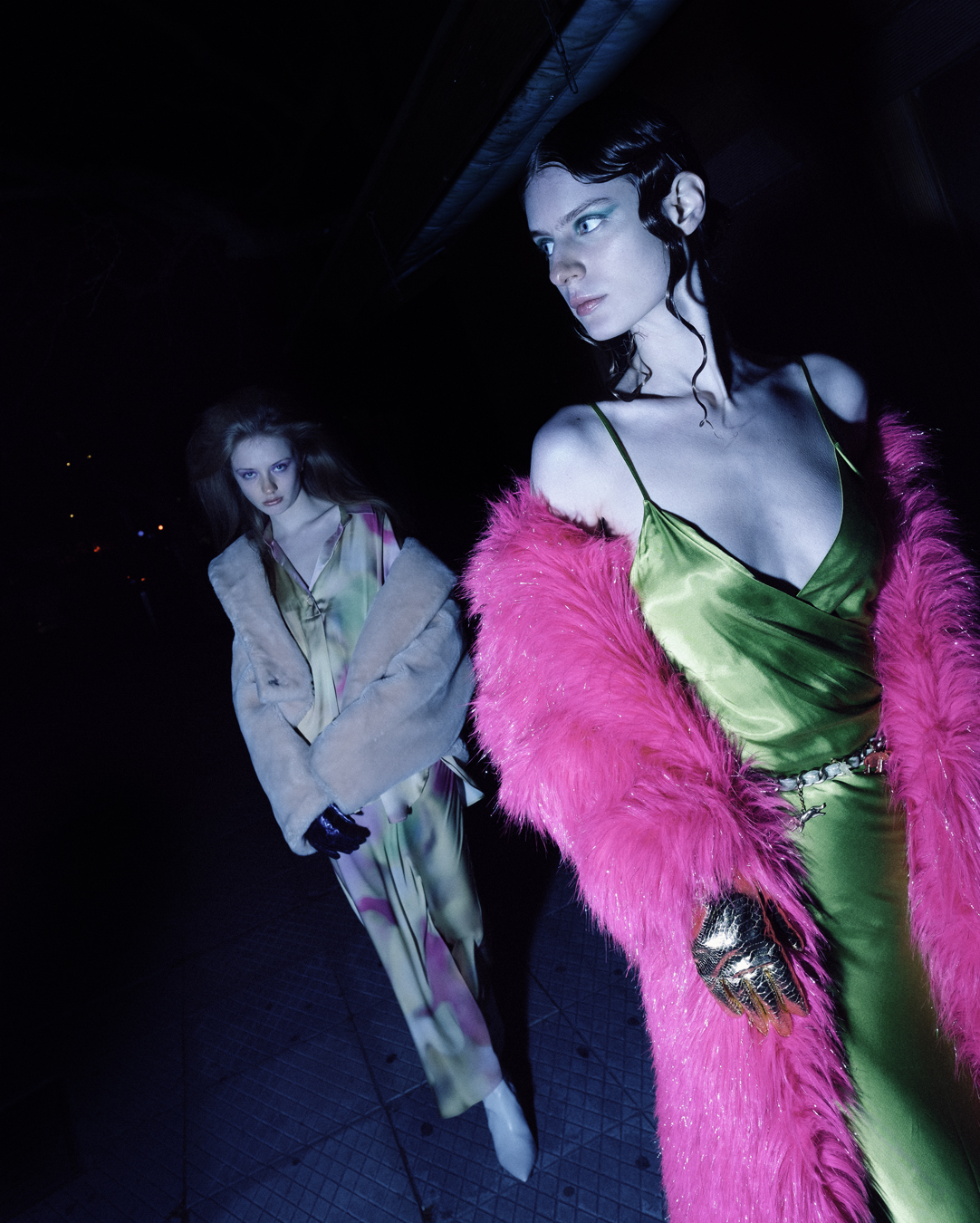NEW IN TOWN, COME AROUND — Look 4