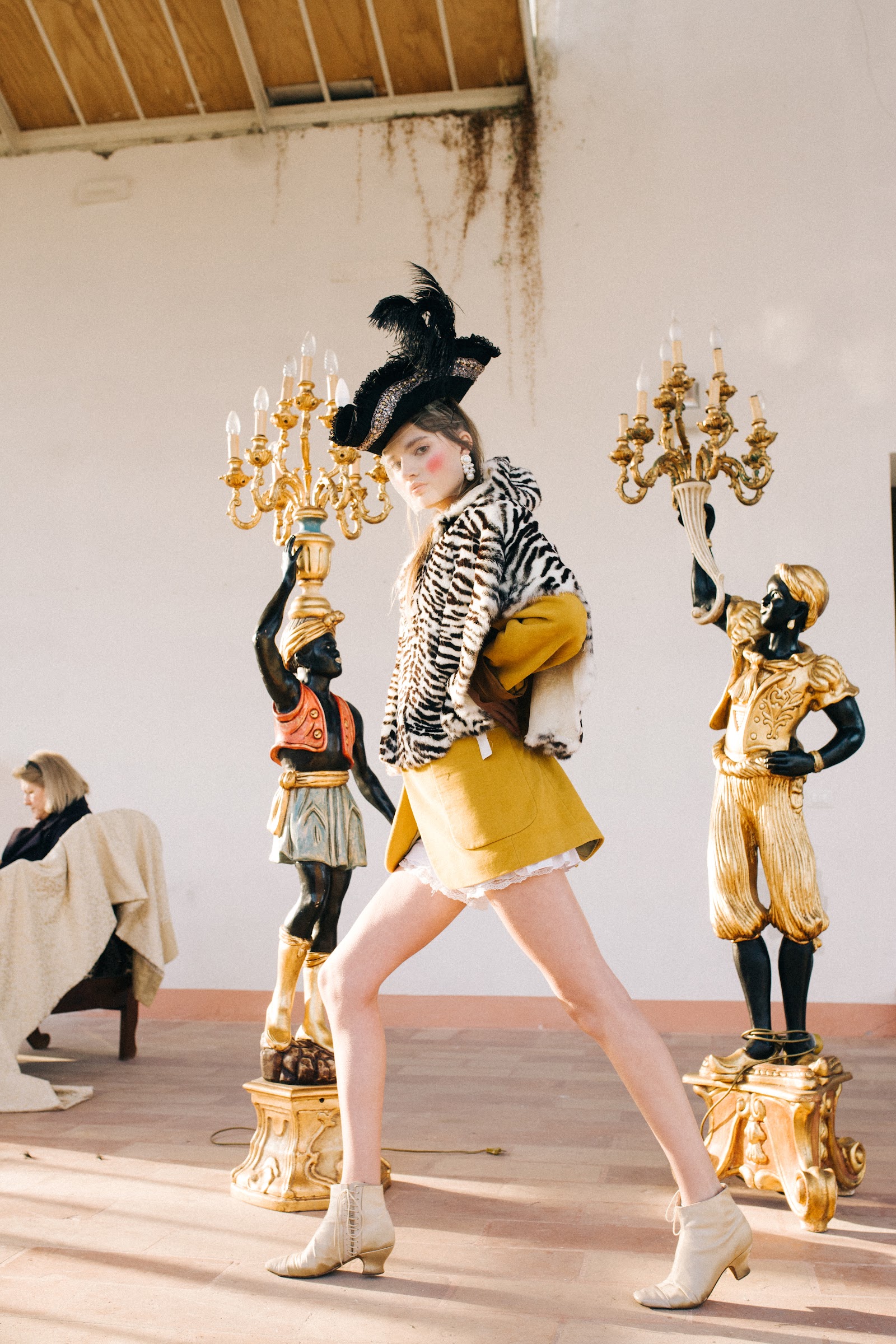 BACK TO VICTORIA AGE — Look 8