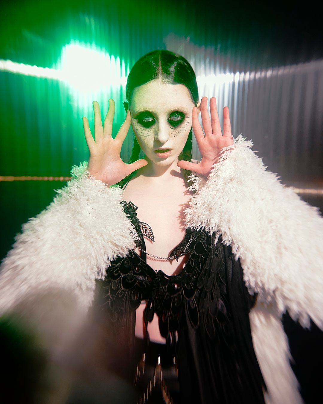 Entanglement — Look 18