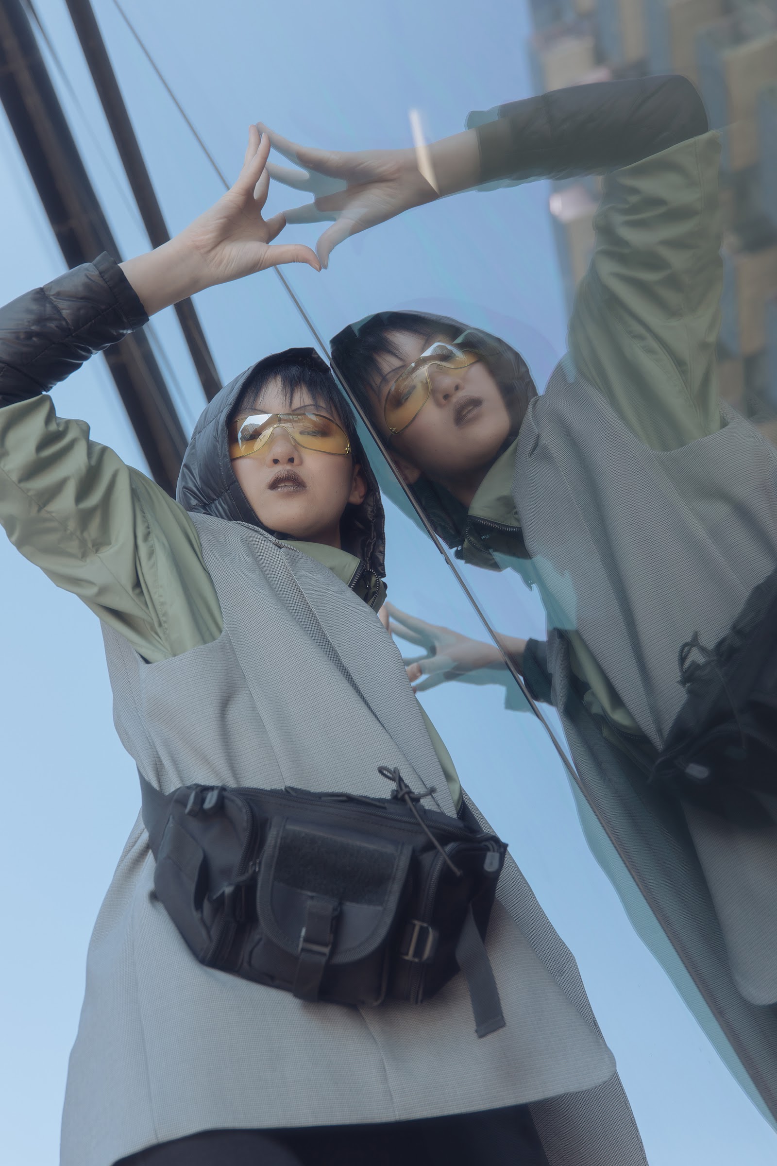 DISCONNECTED — Look 5