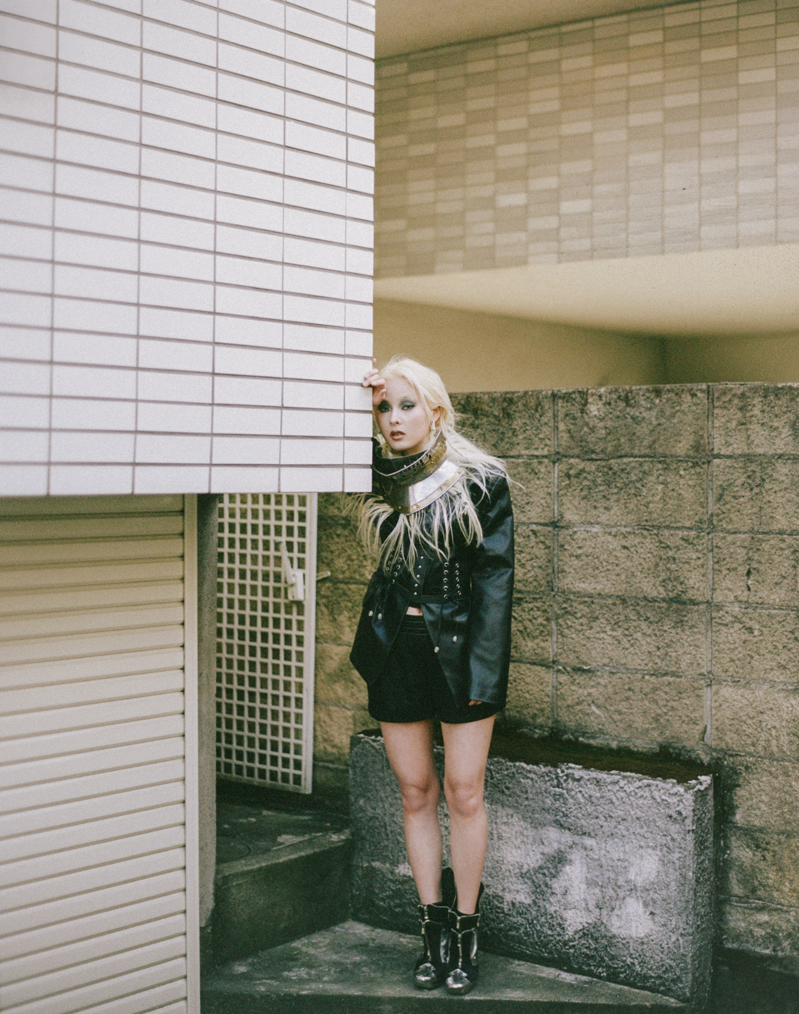 ARMORE — Look 13