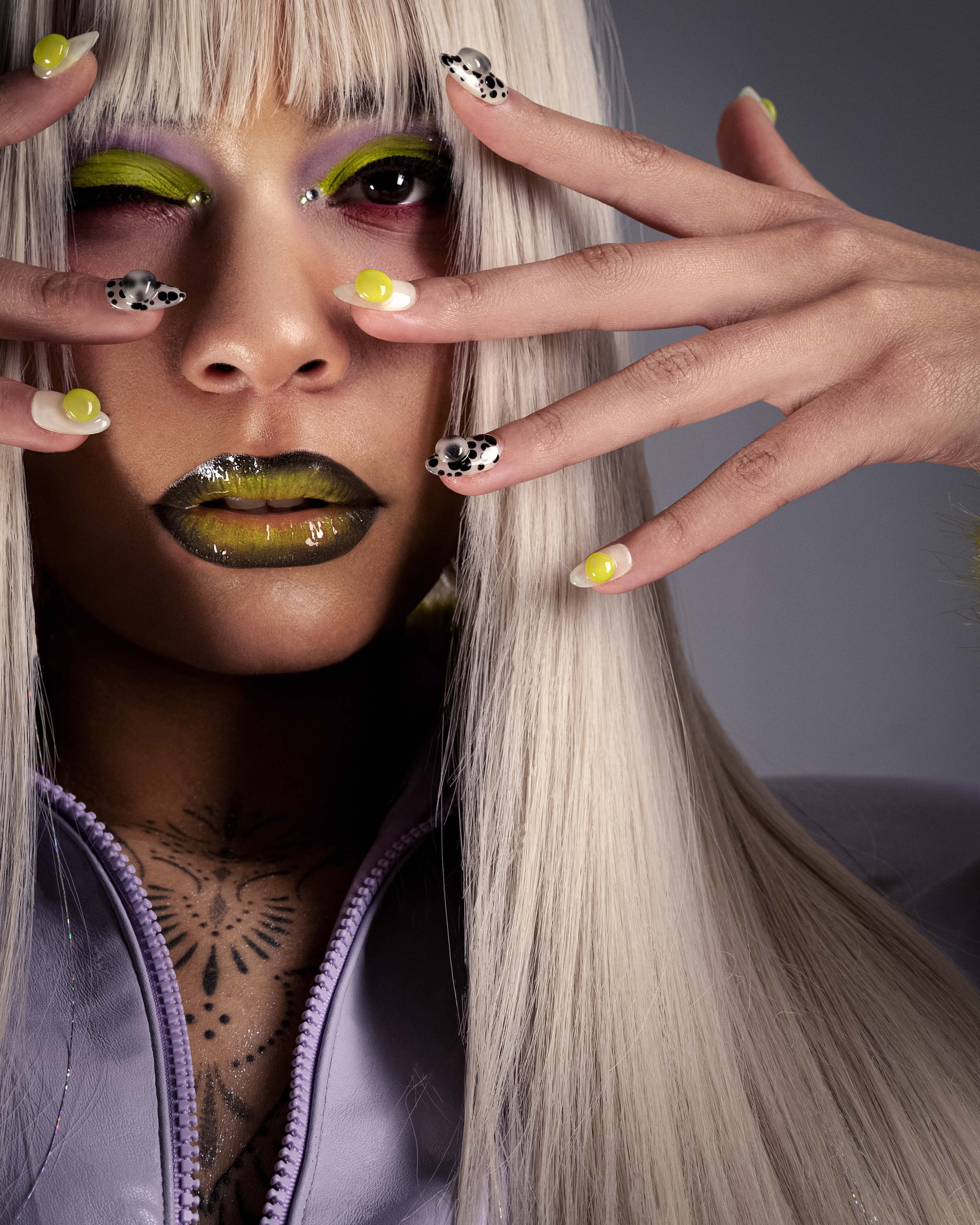 HYPER VENUS — Look 10
