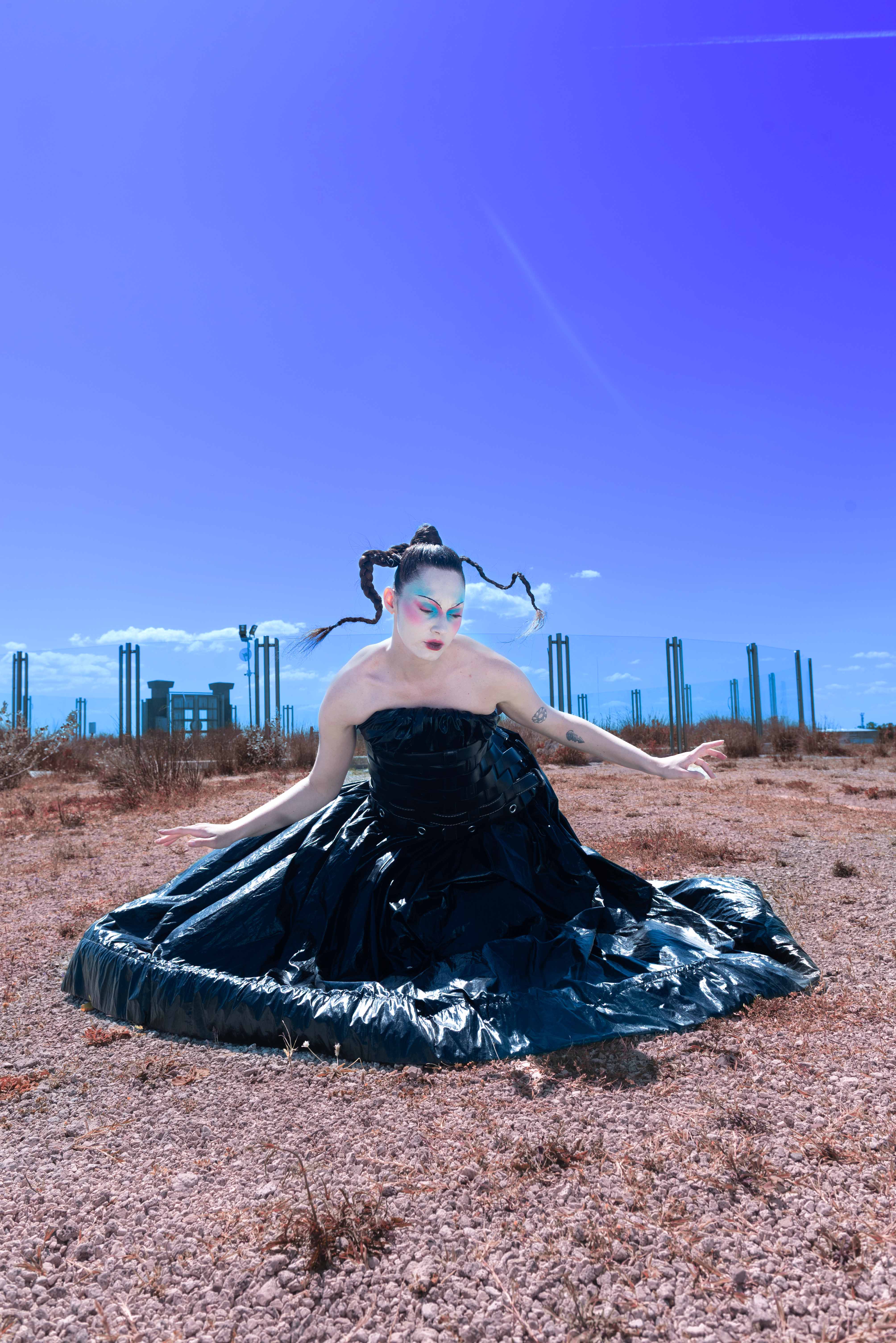 UnWelcome neo queen — Look 1