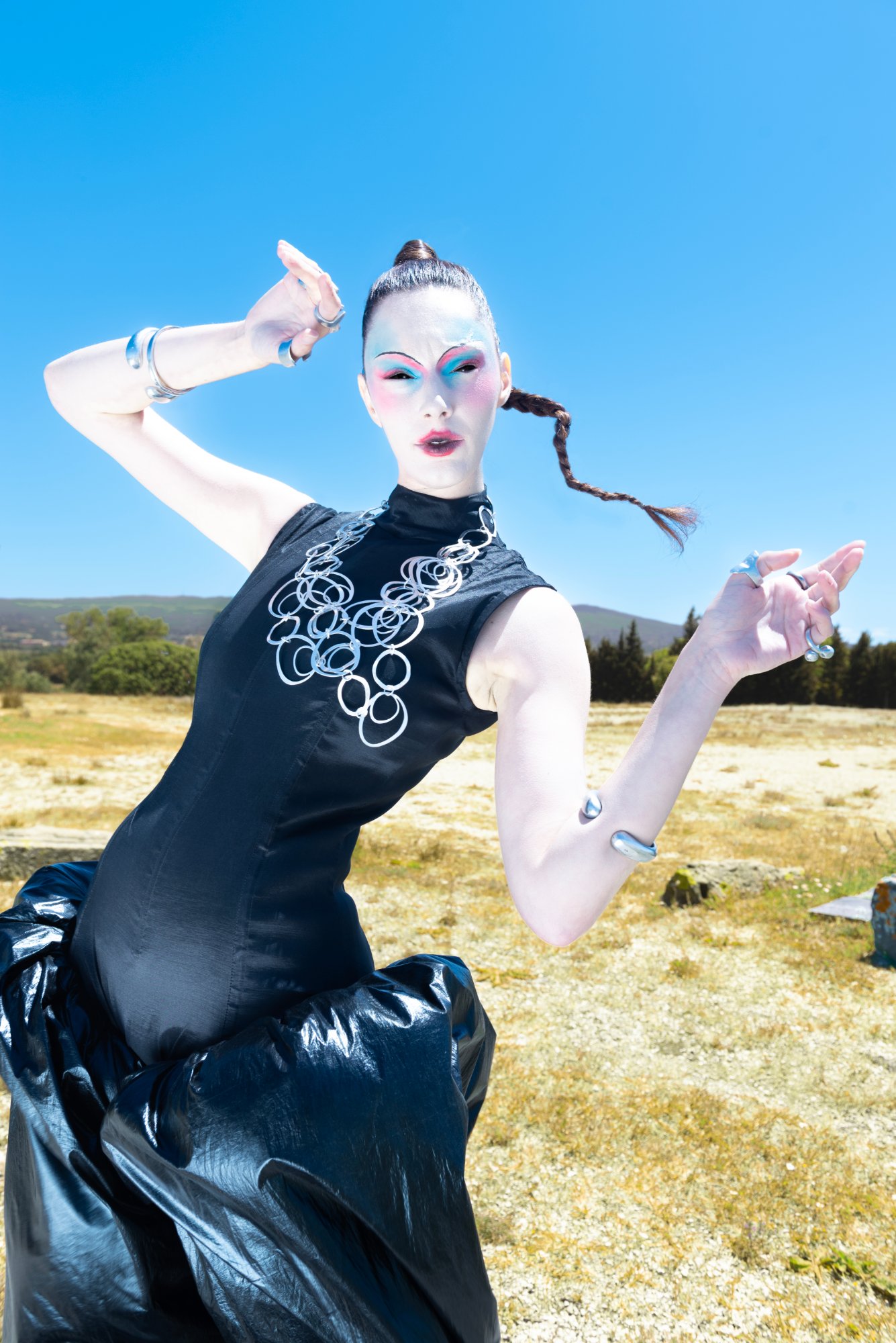 UnWelcome neo queen — Look 6