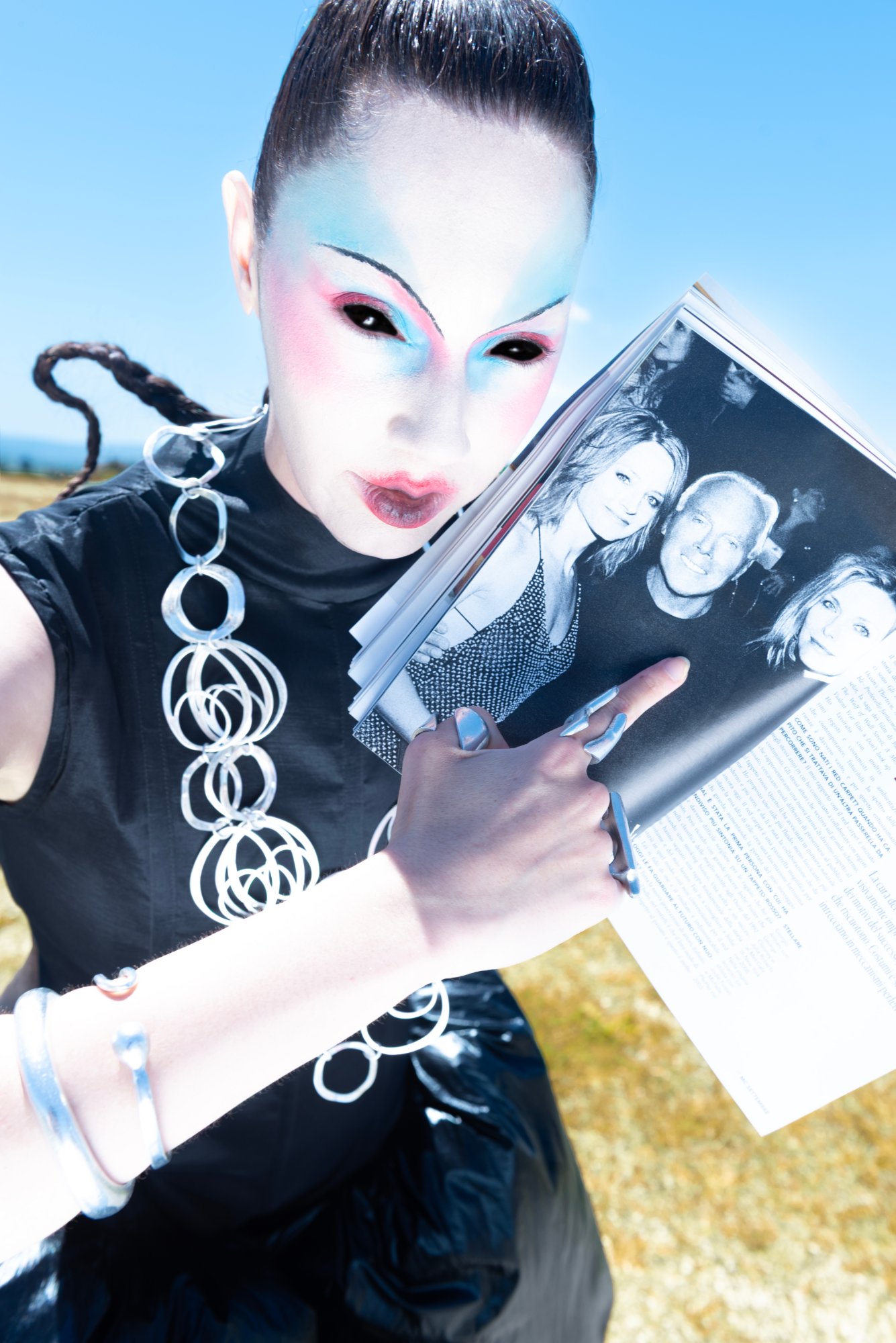 UnWelcome neo queen — Look 9