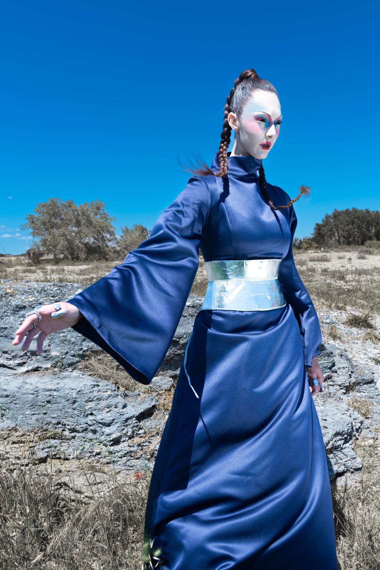 UnWelcome neo queen — Look 10
